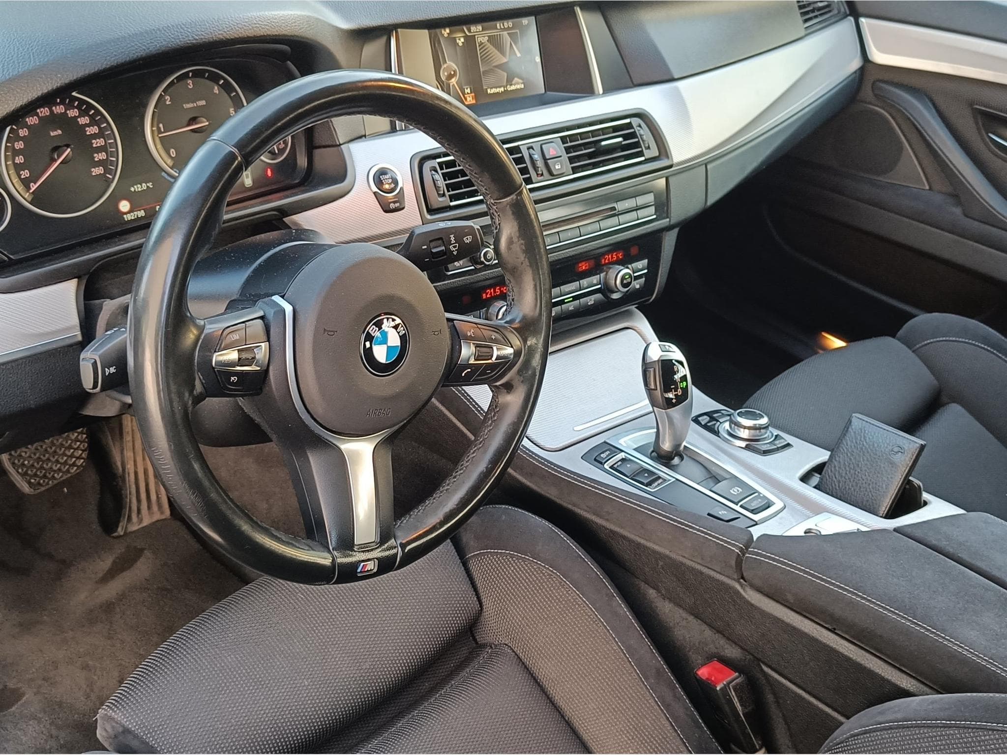 BMW 518 Msport pack/R19/Attelage (2016) - Foto 2