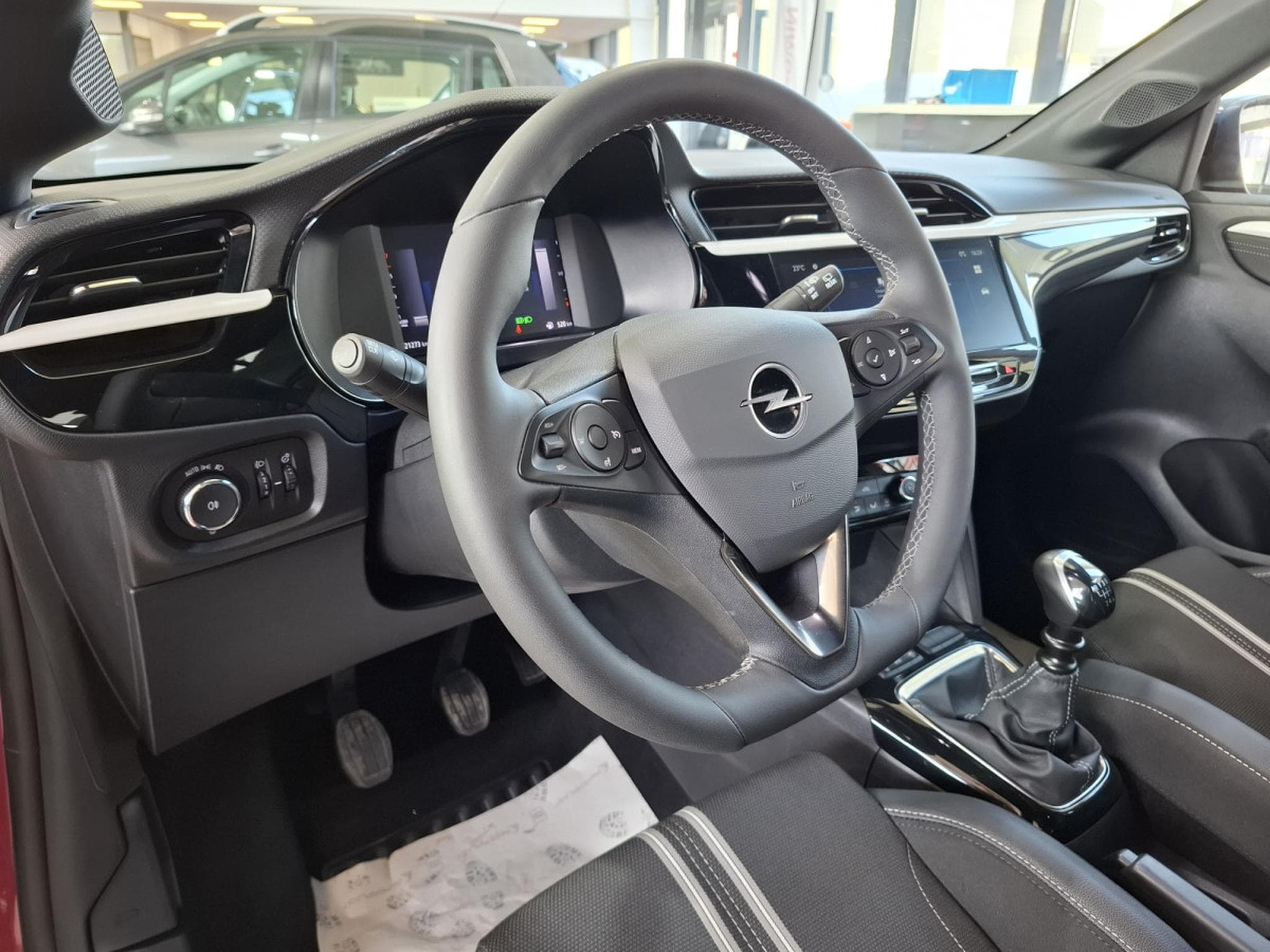 Opel Corsa 1.2 TURBO 101 GS, LED, VIRTUAL, KAMERA, CARPLAY,TEMPO, CUIR (2025) - Foto 9