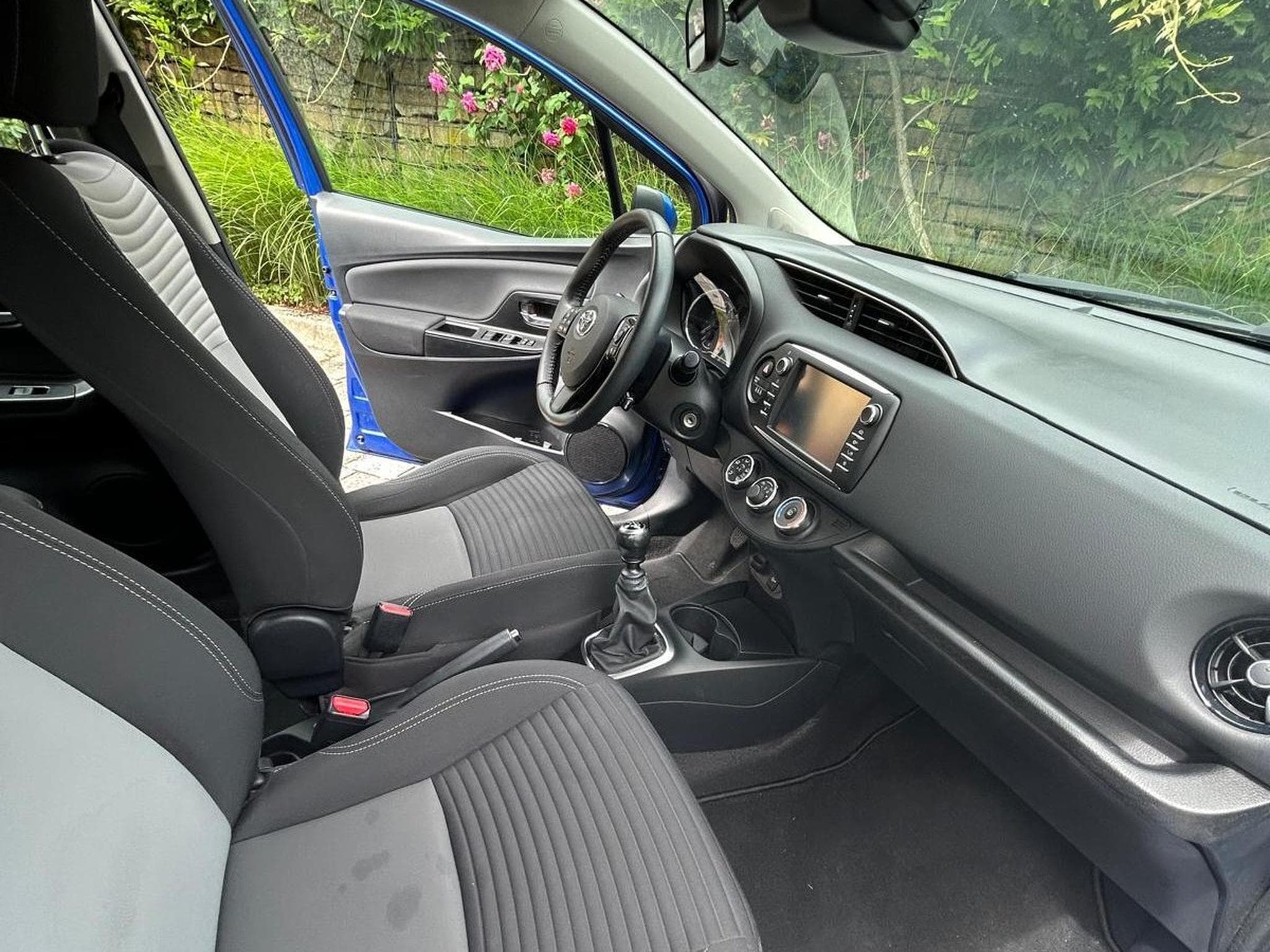 Toyota Yaris 110 VVT-i Dynamic 5p (2018) - Photo 9