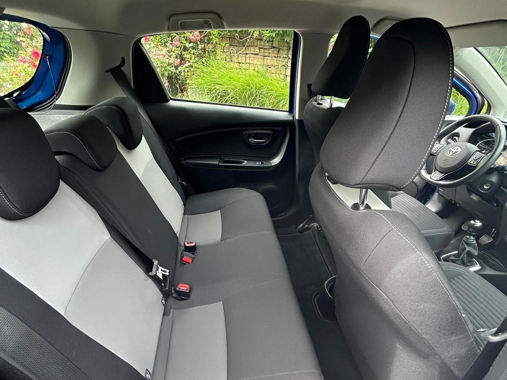 Toyota Yaris 110 VVT-i Dynamic 5p (2018) - Photo 11