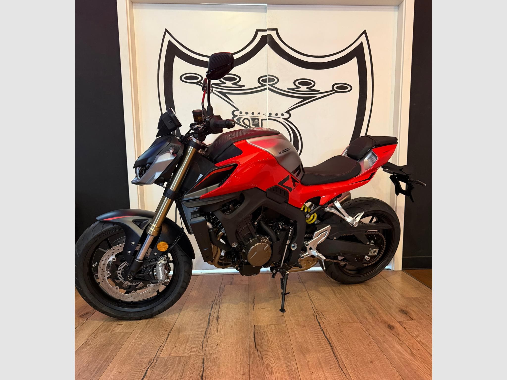QJmotor SRK 900 800 (2026) - Foto 2
