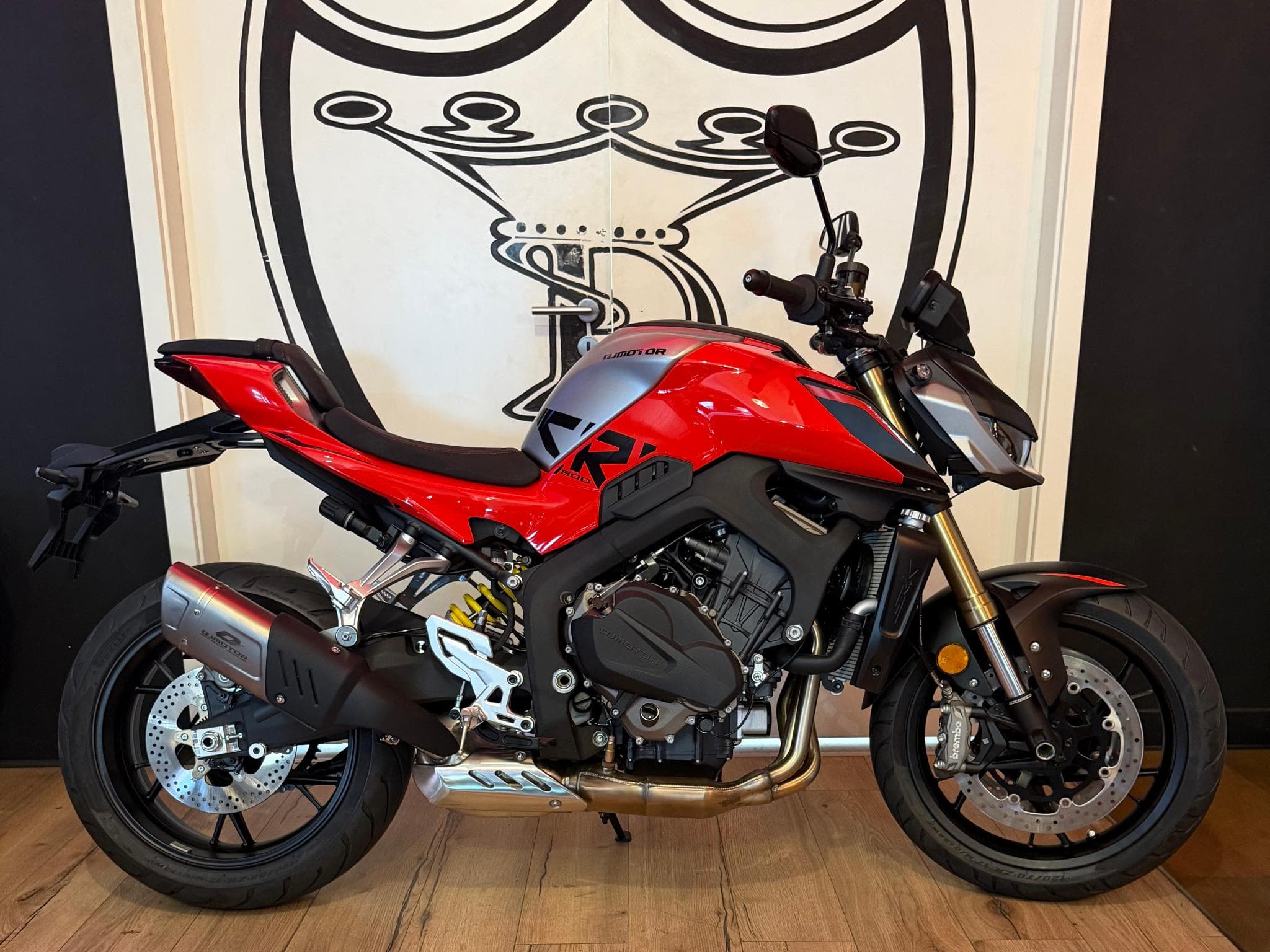 QJmotor SRK 900 800 (2026) - Foto 3