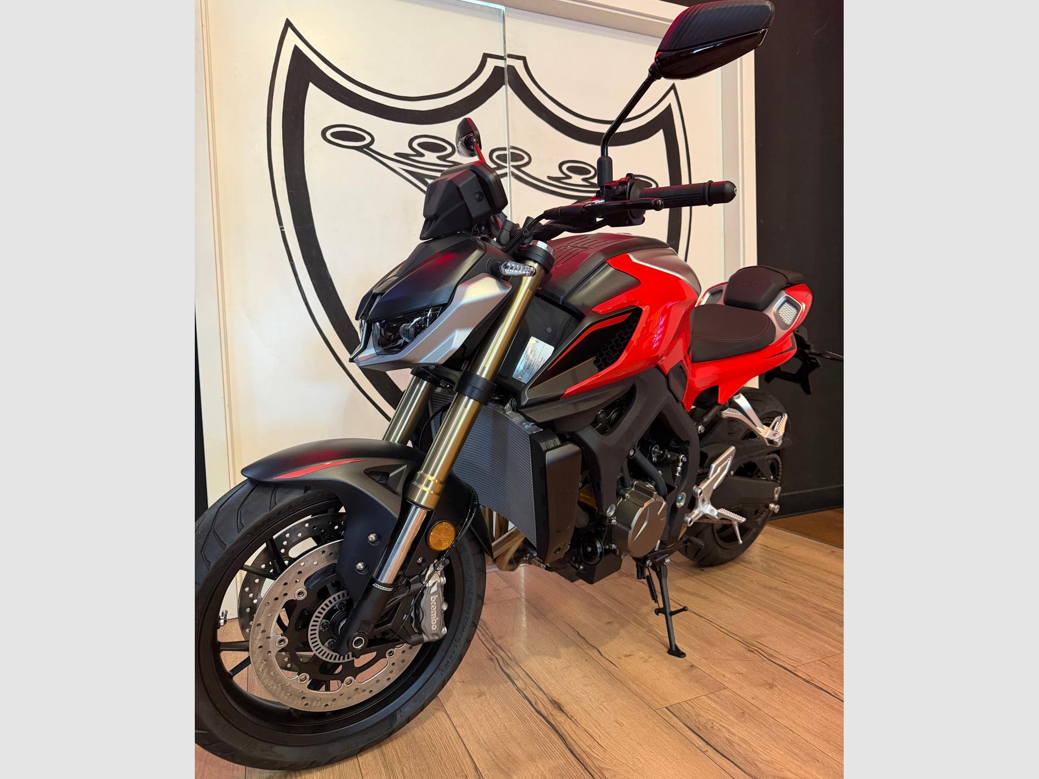 QJmotor SRK 900 800 (2026) - Foto 4