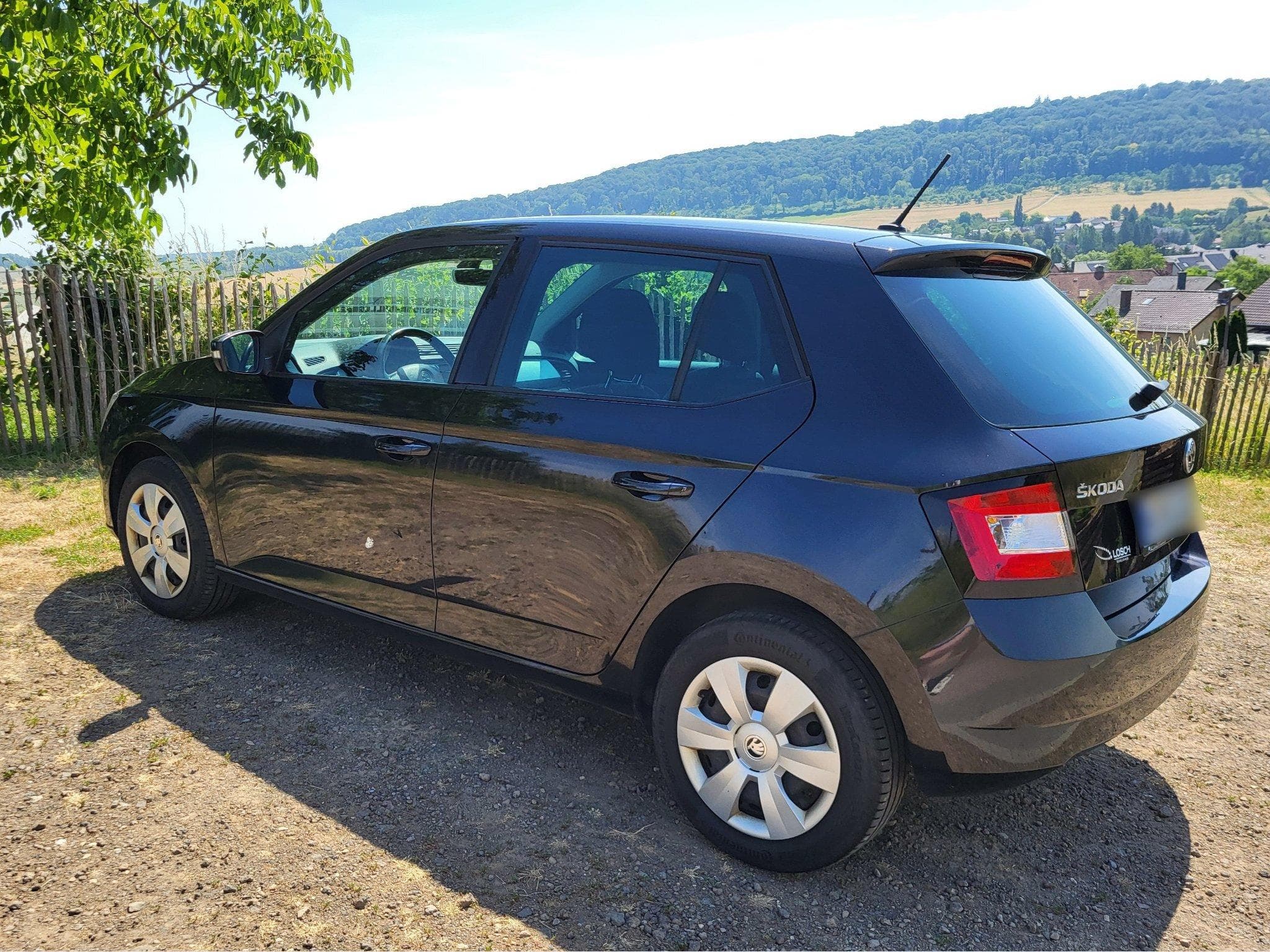 Skoda Fabia 1.4l TDI, mit neuer Batterie + 8 Reifen (2016) - Photo 2