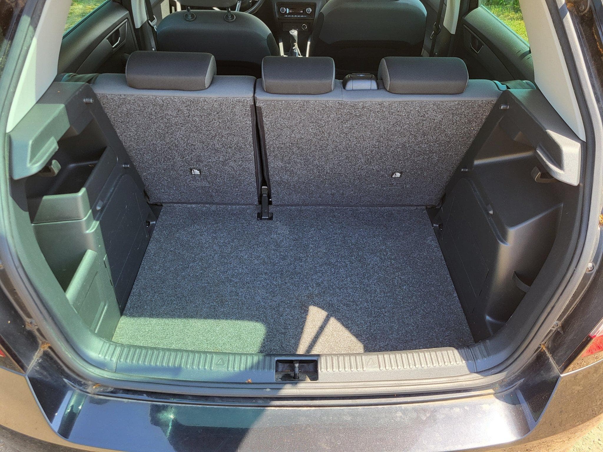 Skoda Fabia 1.4l TDI, mit neuer Batterie + 8 Reifen (2016) - Photo 12