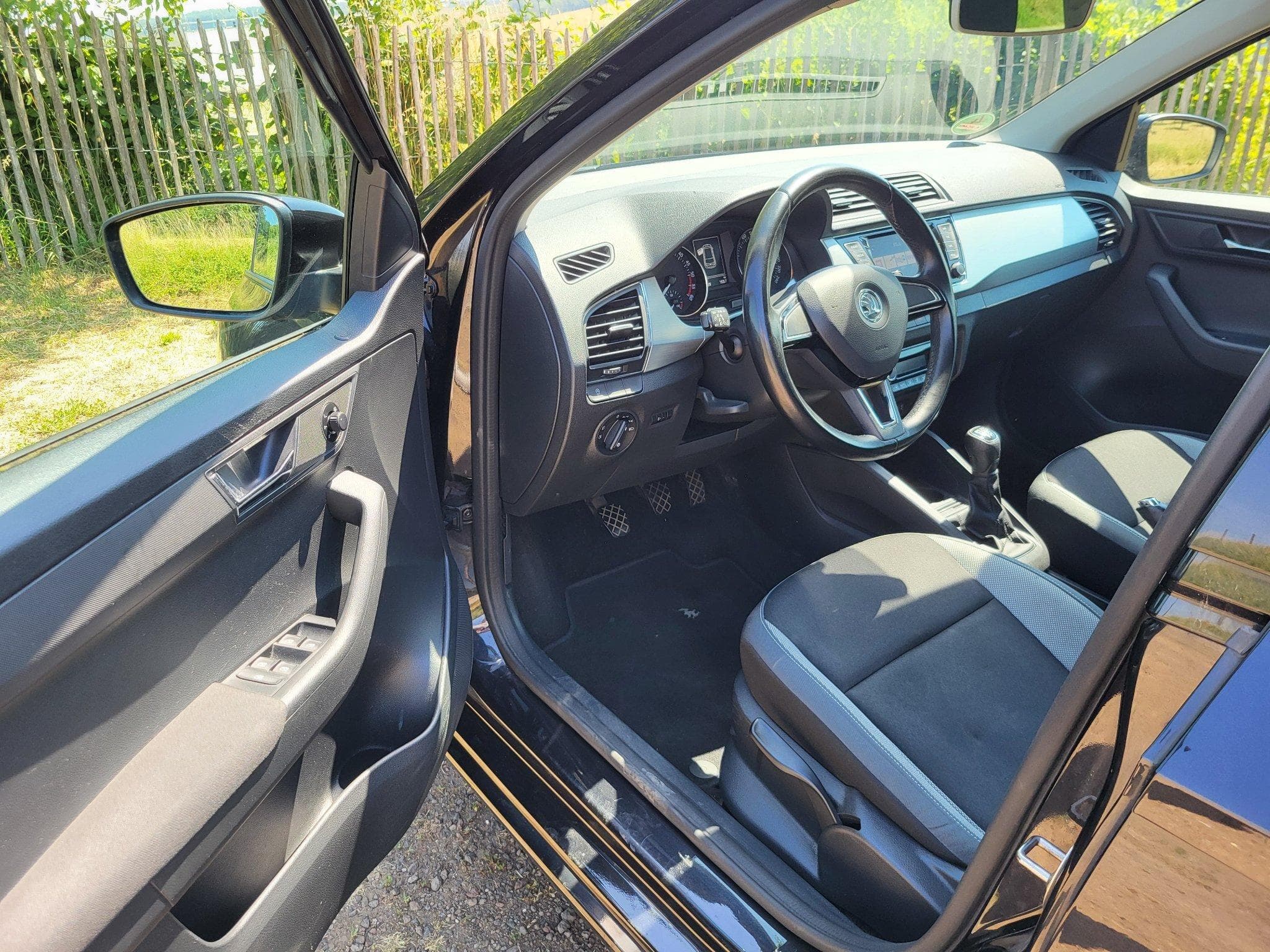 Skoda Fabia 1.4l TDI, mit neuer Batterie + 8 Reifen (2016) - Photo 7