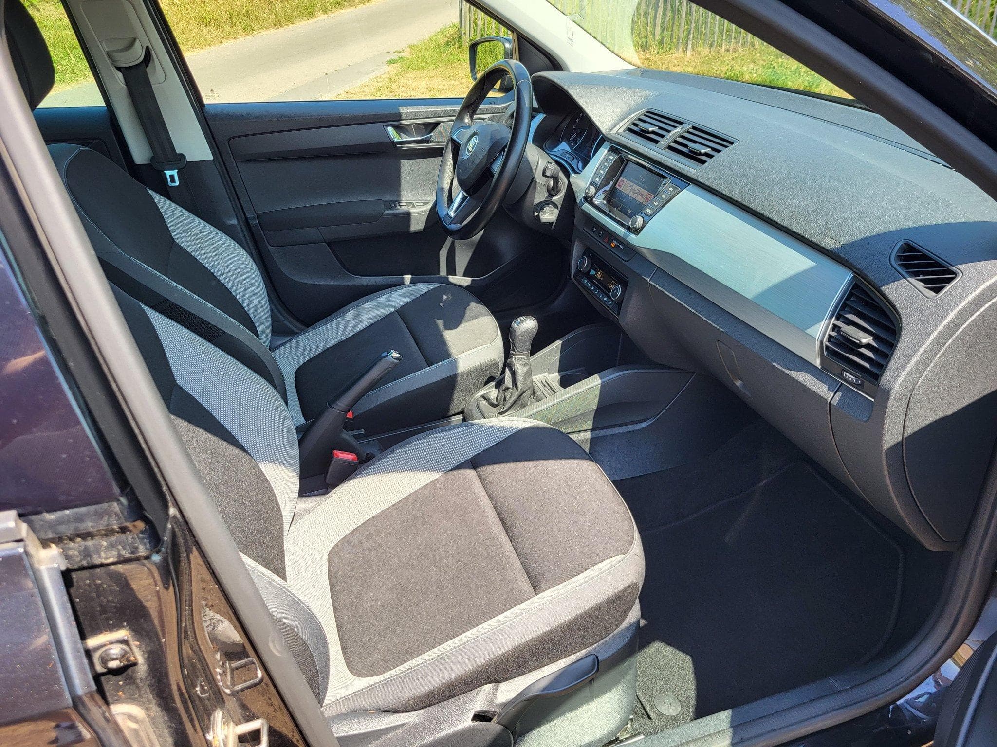 Skoda Fabia 1.4l TDI, mit neuer Batterie + 8 Reifen (2016) - Photo 10