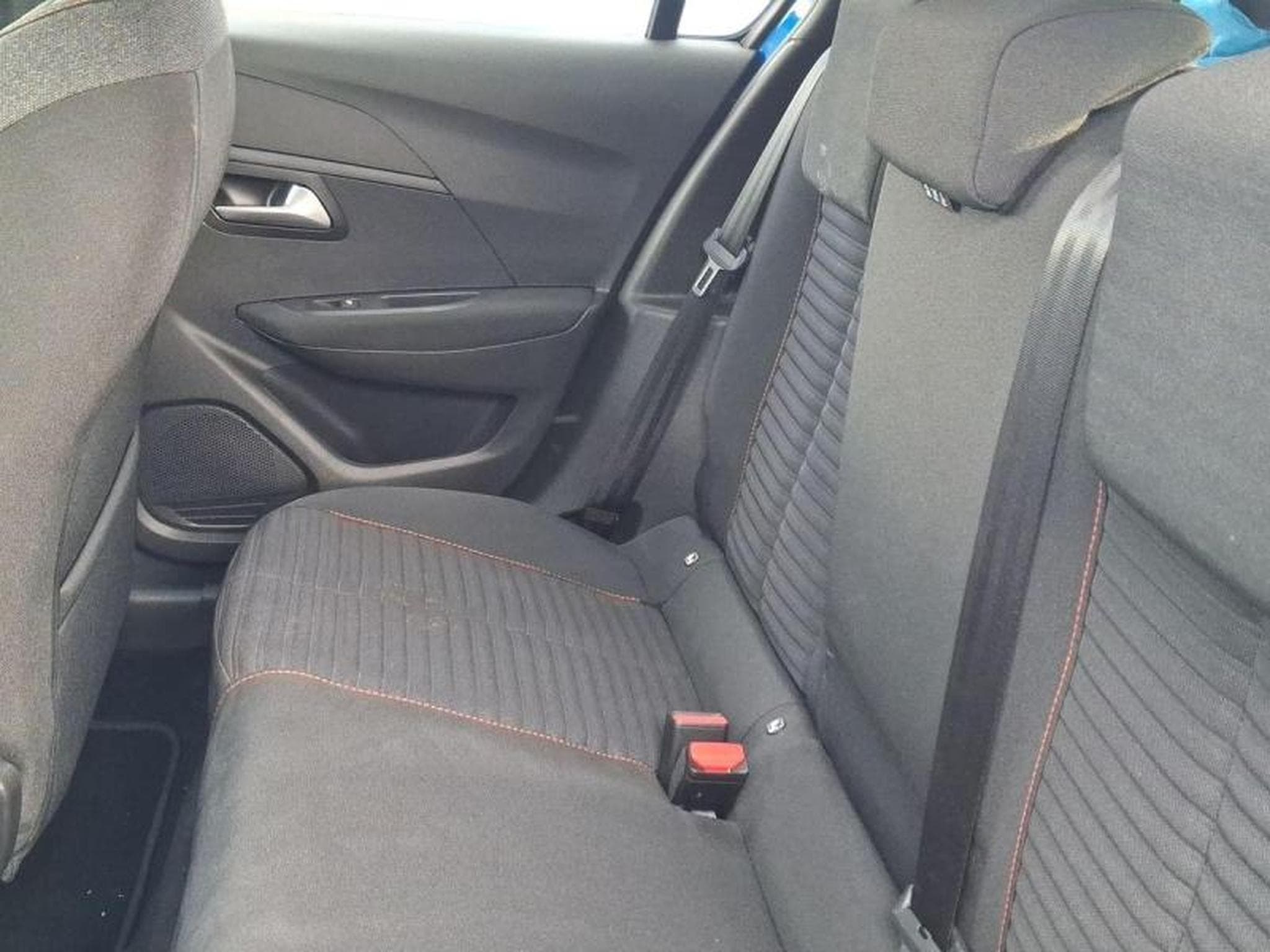 PEUGEOT 208 e-208 136ch Active (2021) - Photo 7