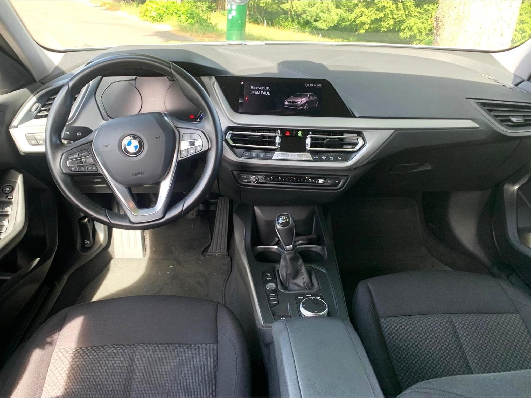 BMW 118 Advantage – Shadow Edition (2020) - Photo 3