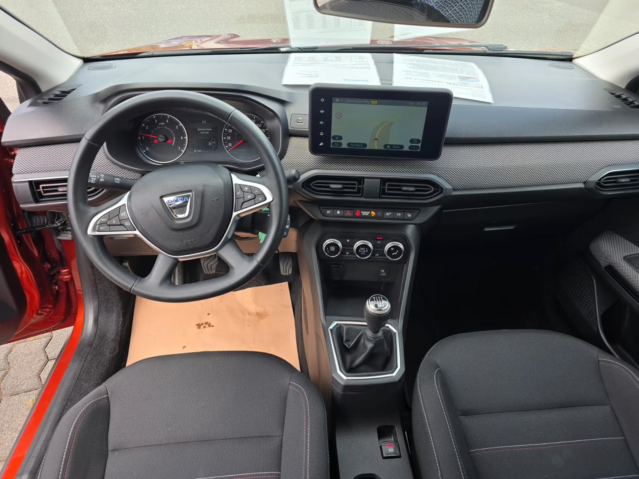 Dacia Jogger 1.0 TCe 110 Extreme 7-S. City NAVI KAM SHZ (2022) - Photo 5