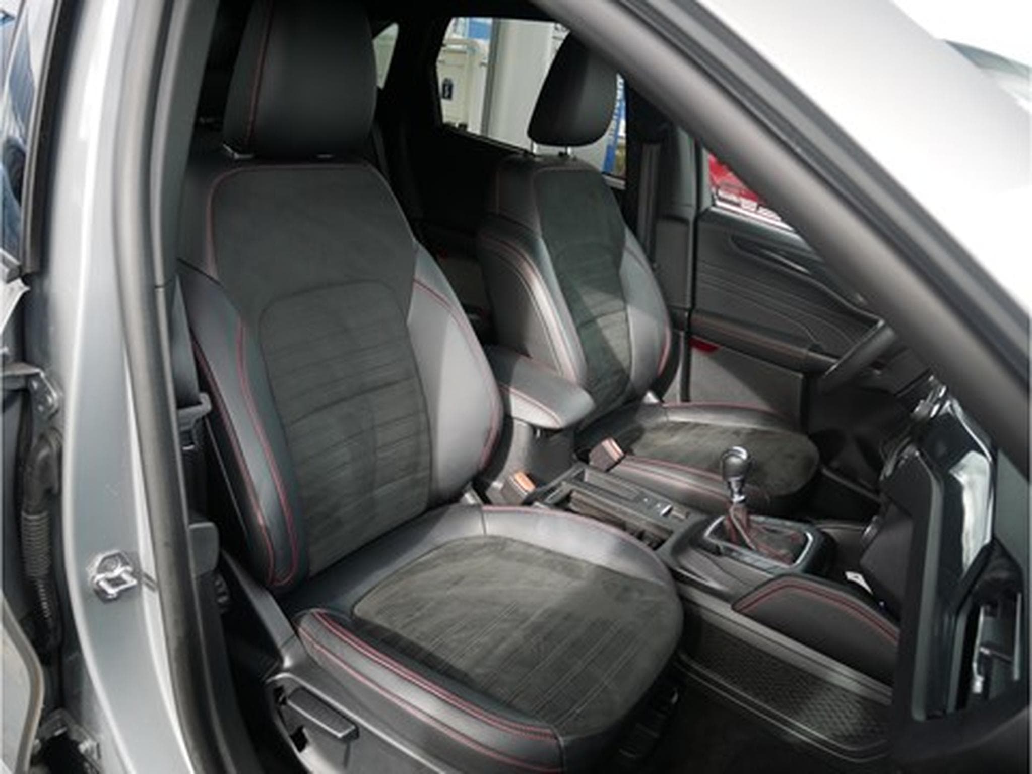 Ford Kuga ST-Line X 1.5i EcoBoost 150ch-M6 GAR 02/2028 (2023) - Foto 9