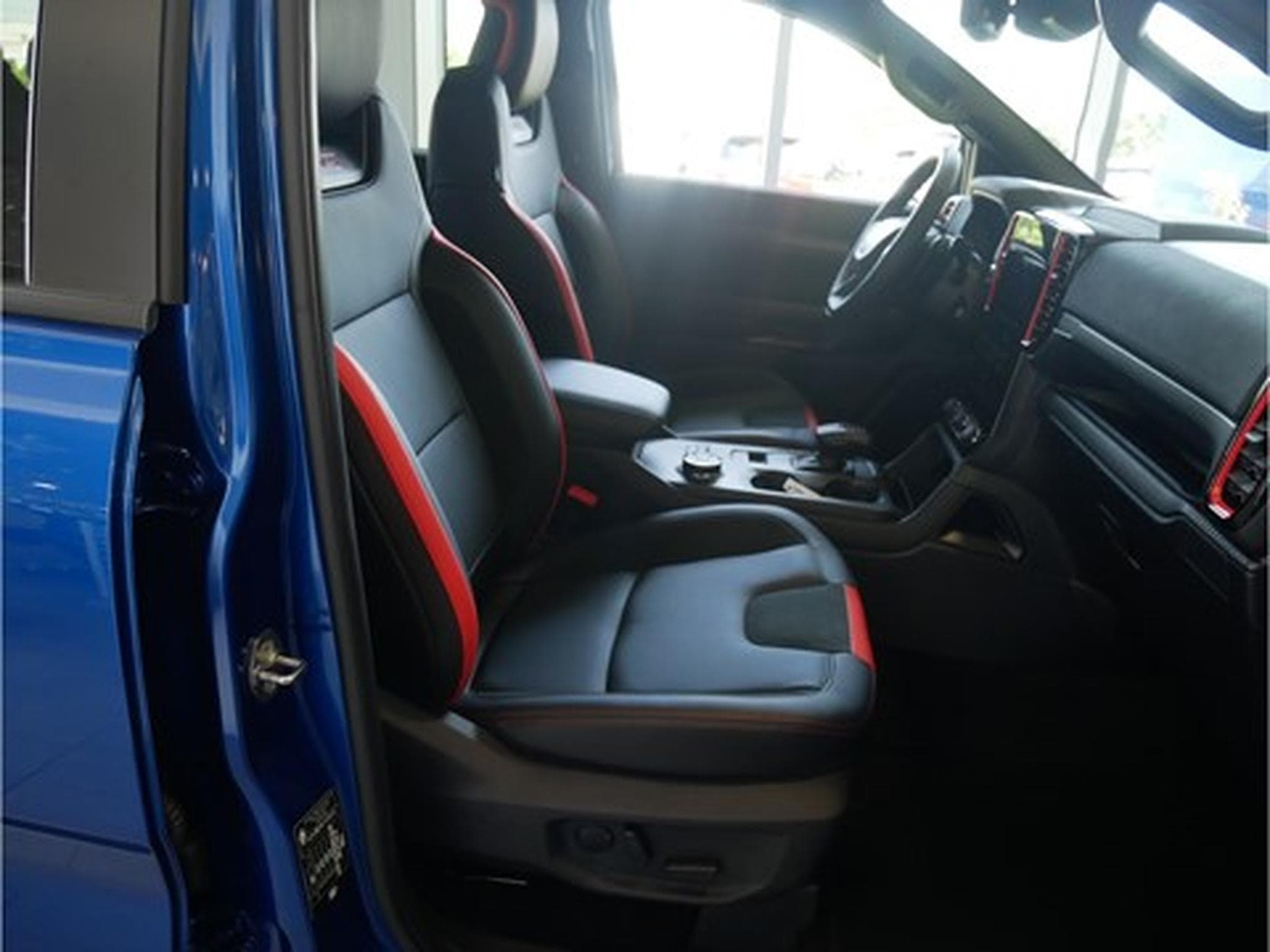 Ford Ranger Double Cabine - 3.0 V6 Ecoboost 288 cv A10 GAR 07/2028 (2023) - Foto 8