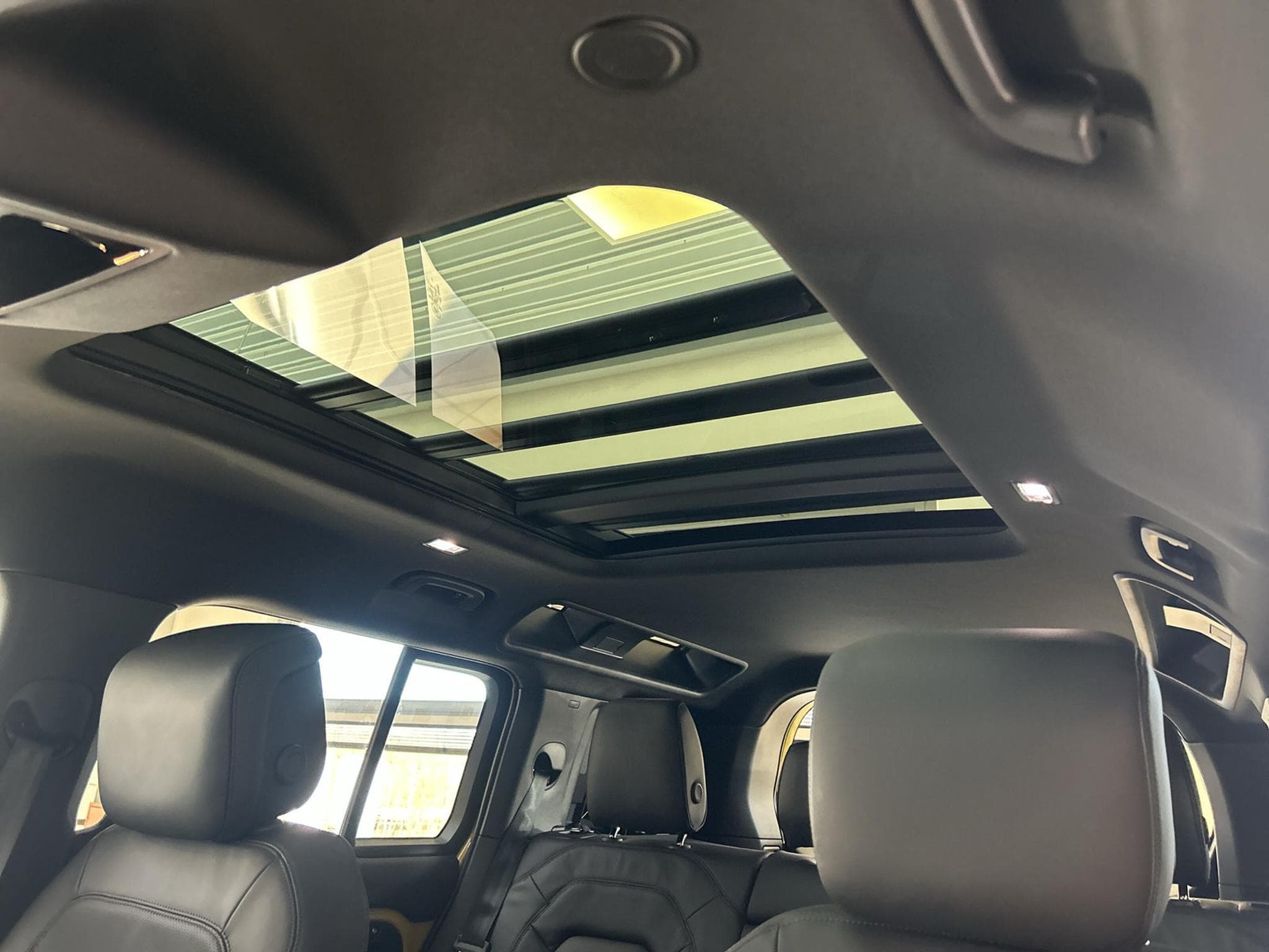 Land-Rover Defender 110 3.0 D350 Trophy Edition +WinterPaket+AHK+HeadUp+TrophyPa (2026) - Photo 12