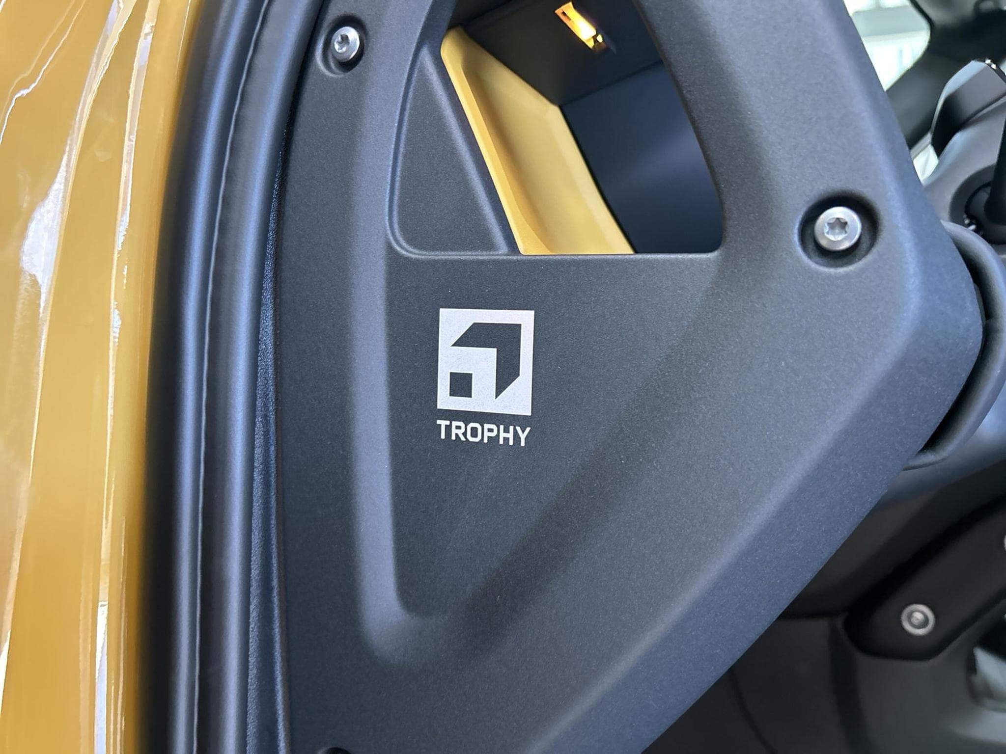 Land-Rover Defender 110 3.0 D350 Trophy Edition +WinterPaket+AHK+HeadUp+TrophyPa (2026) - Photo 13