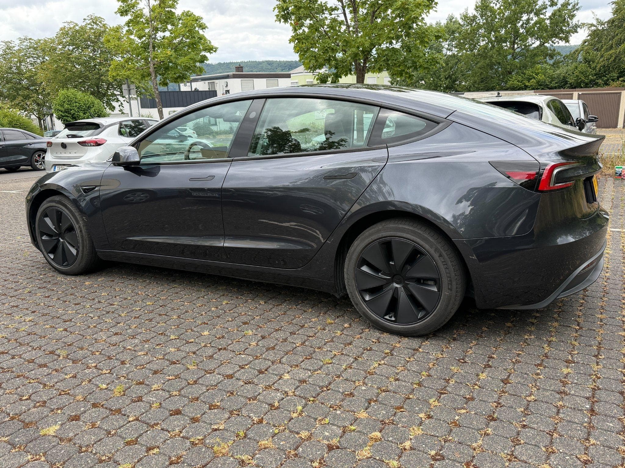 Tesla Model 3 Highland RWD (2024) - Photo 1