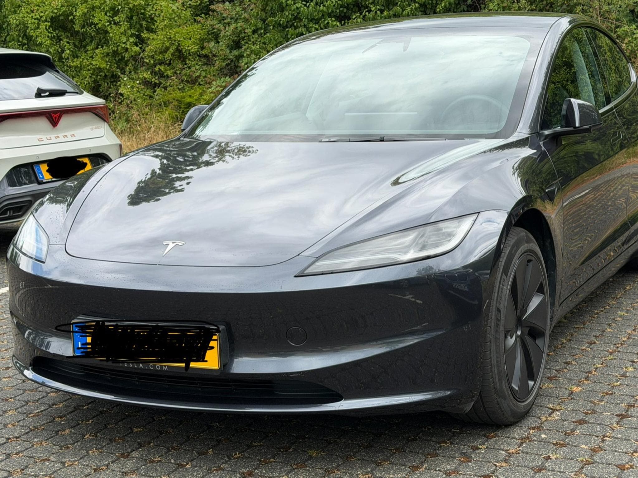 Tesla Model 3 Highland RWD (2024) - Photo 2