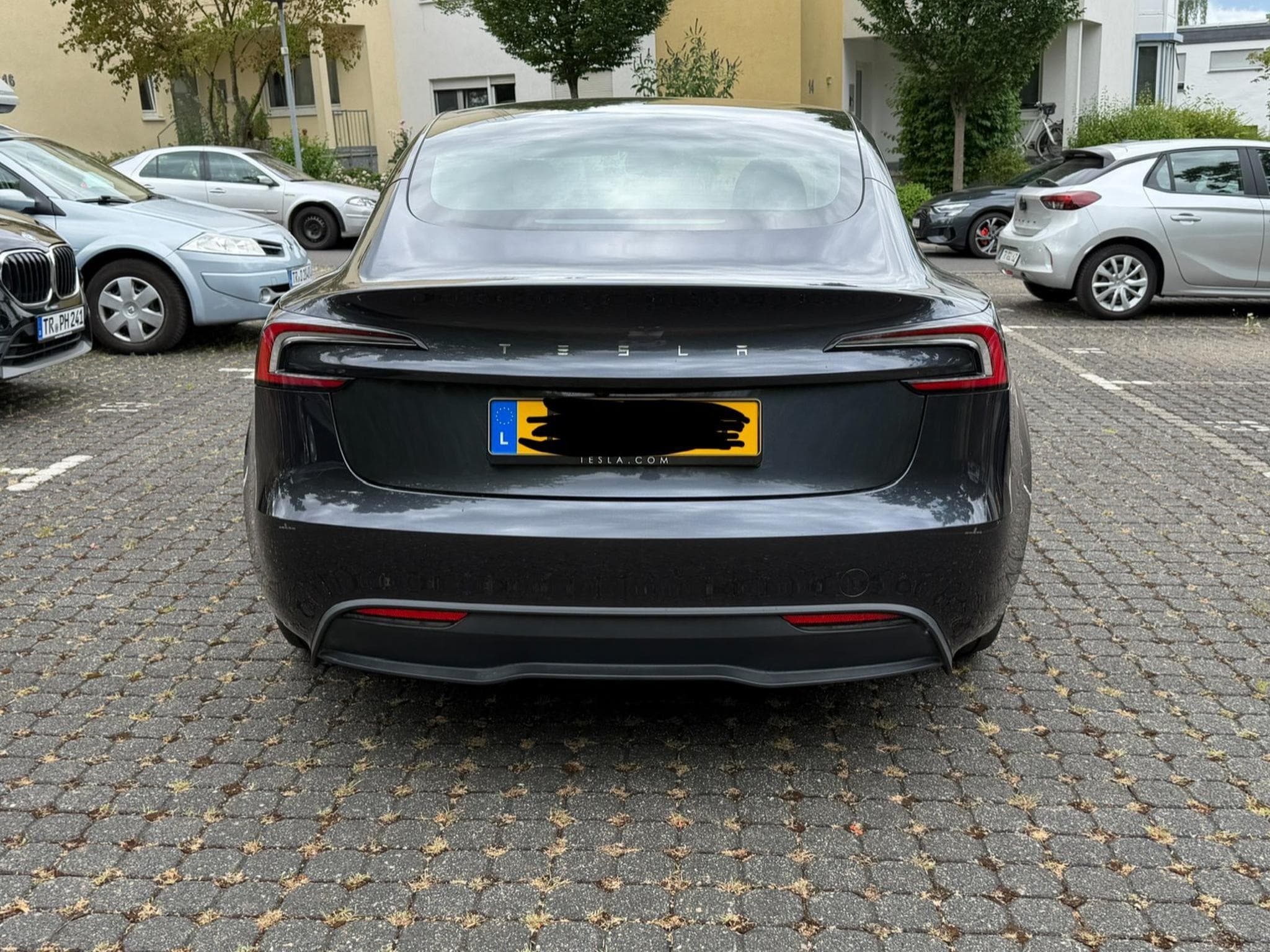 Tesla Model 3 Highland RWD (2024) - Photo 3