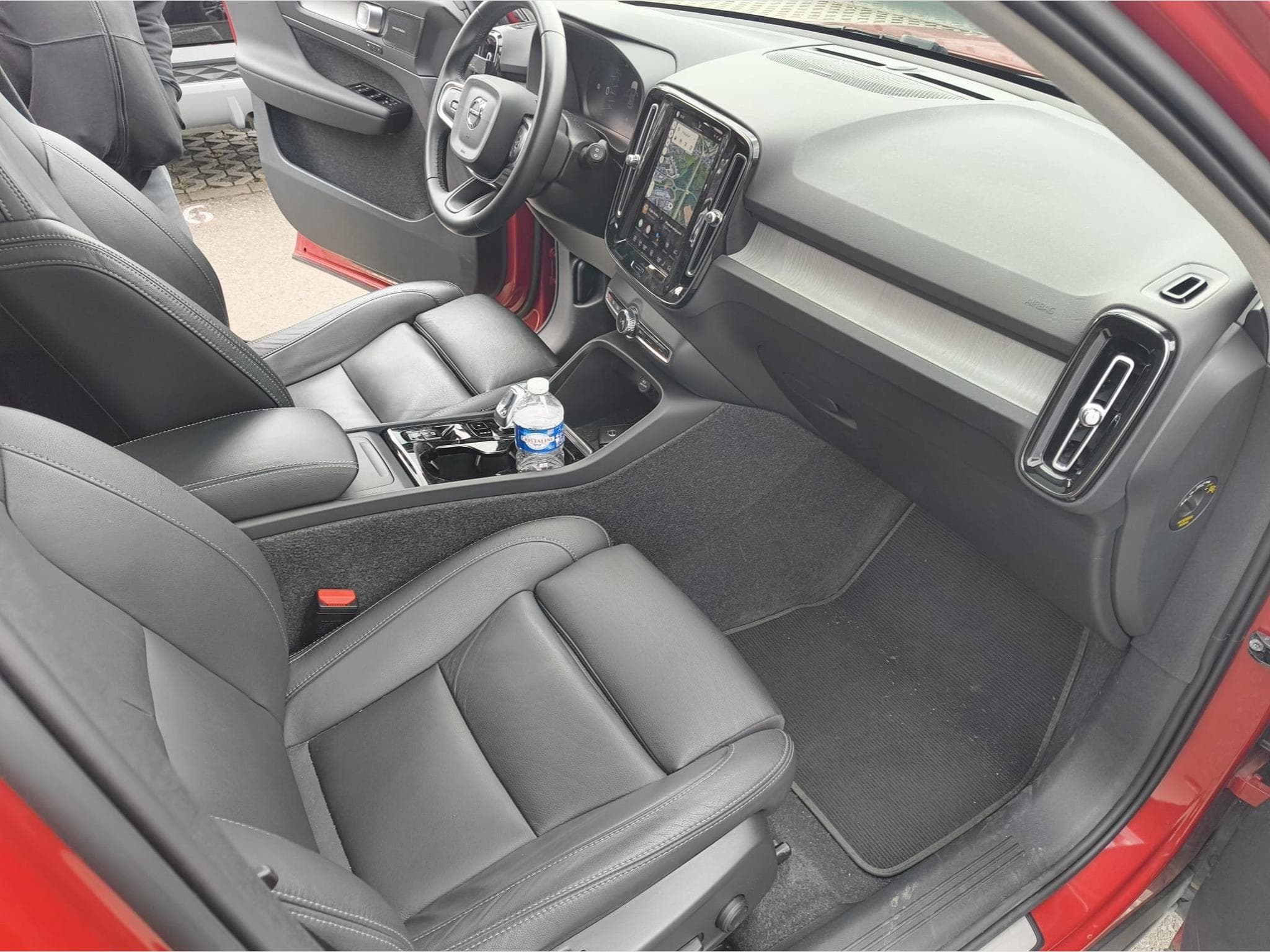 Volvo XC40 B3 (2024) - Photo 5