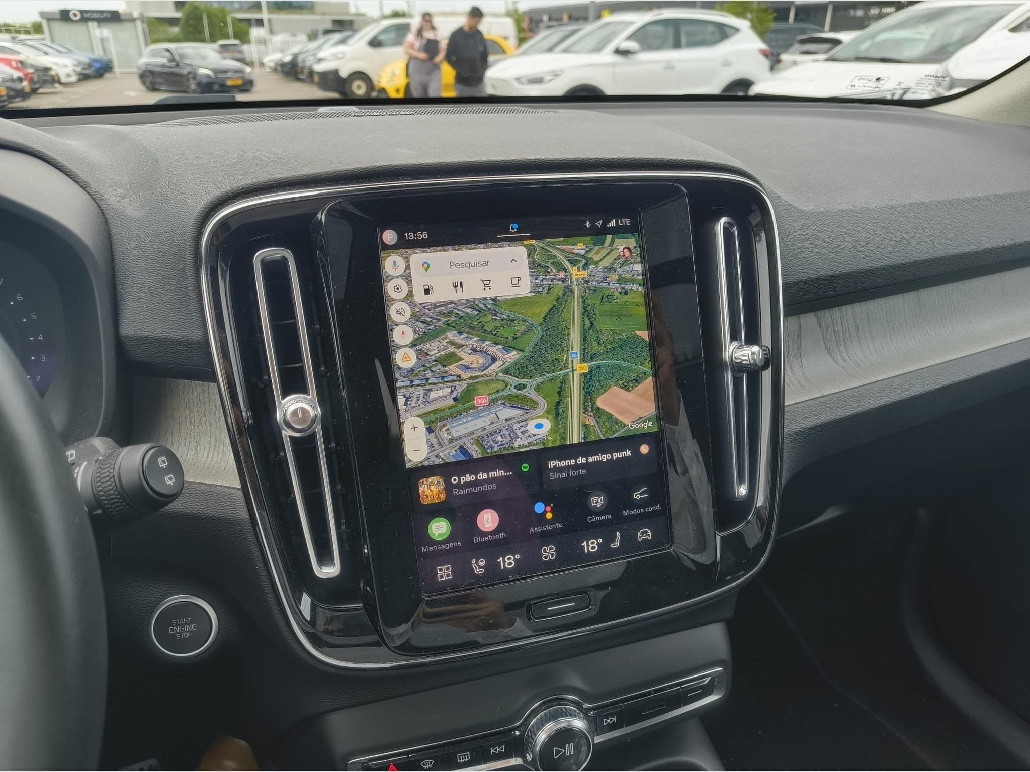 Volvo XC40 B3 (2024) - Photo 4