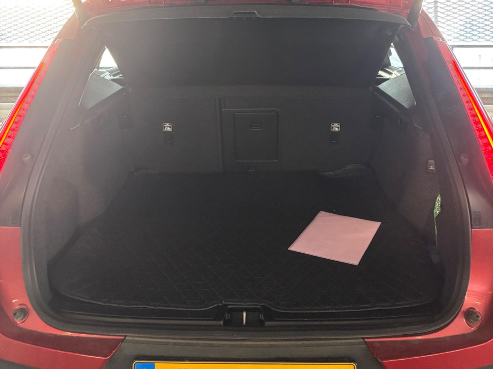 Volvo XC40 B3 (2024) - Photo 8