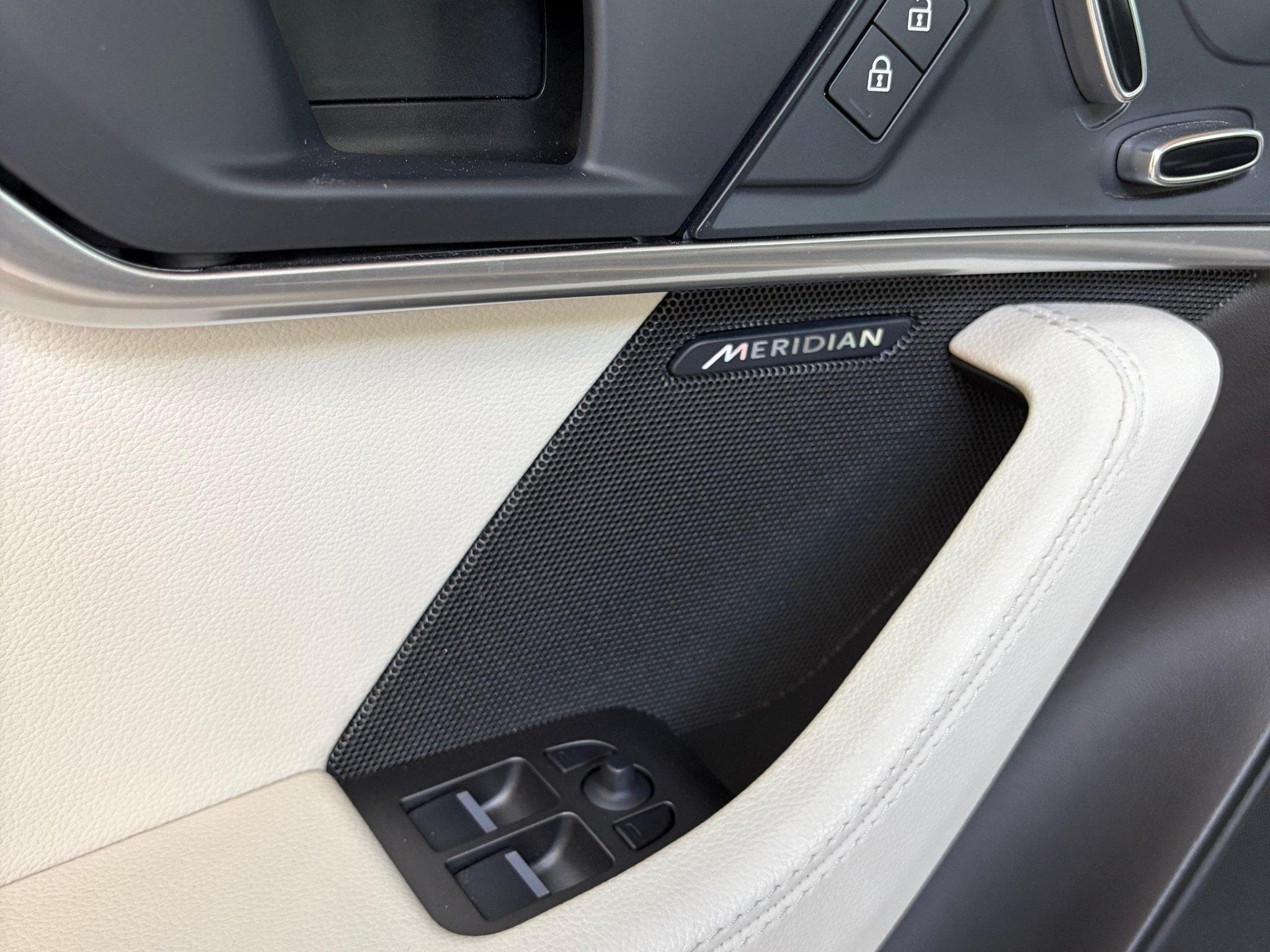 Jaguar F-Type Coupé P300 / Meridian / Pano / 19" (2021) - Photo 11