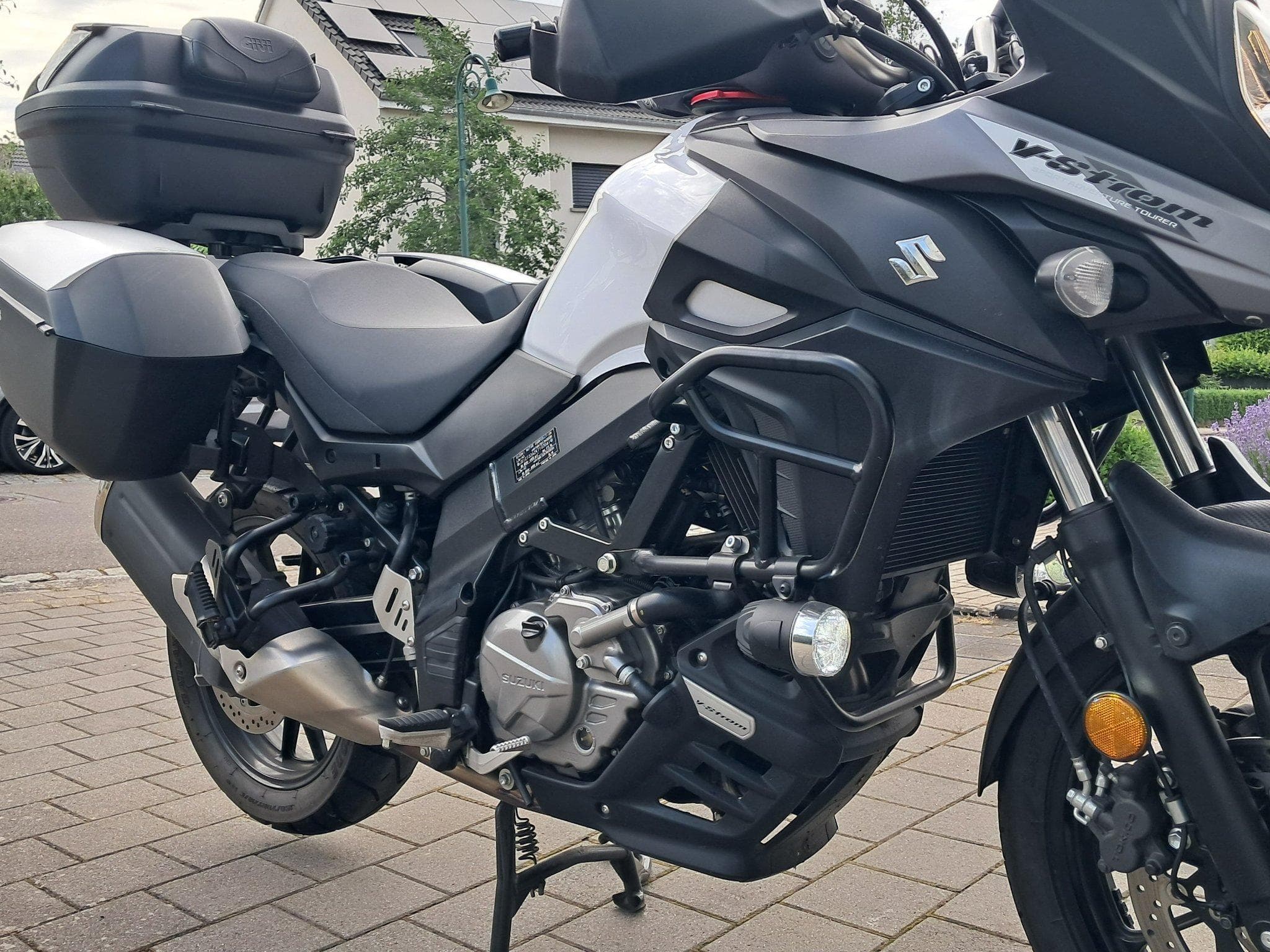 Suzuki V-Strom (2019) - Photo 1