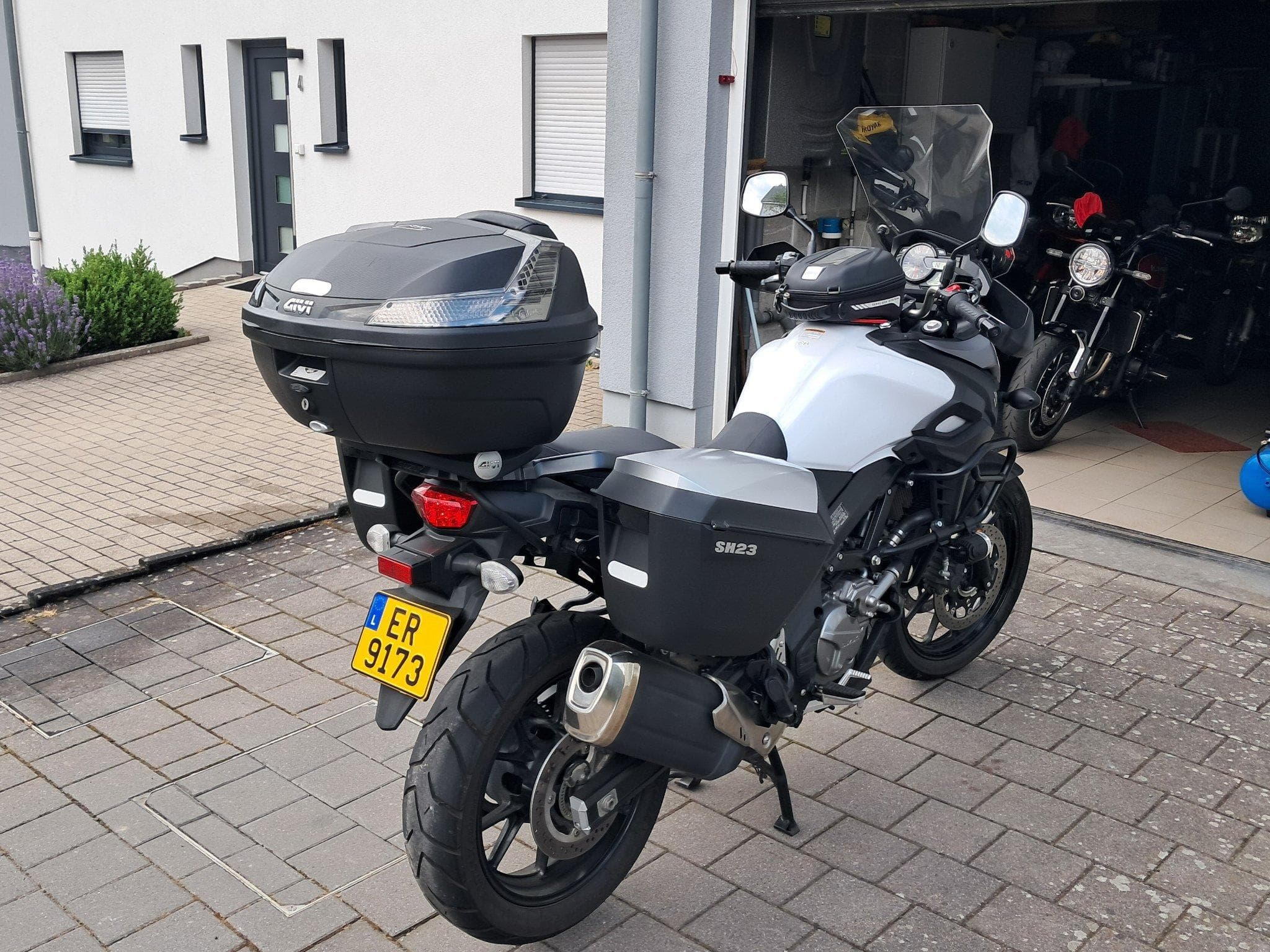 Suzuki V-Strom (2019) - Photo 3