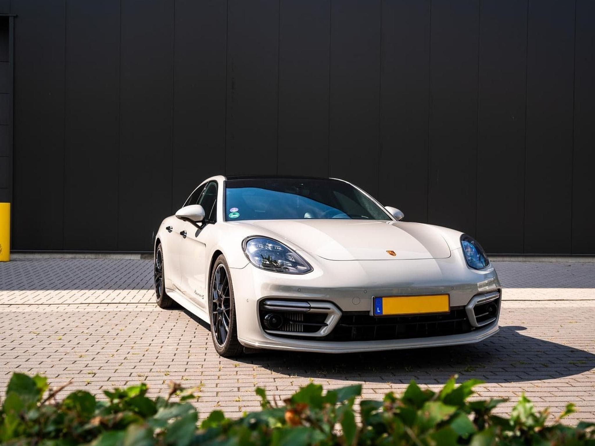 Porsche Panamera 4S E-Hybrid (2022) - Photo 14