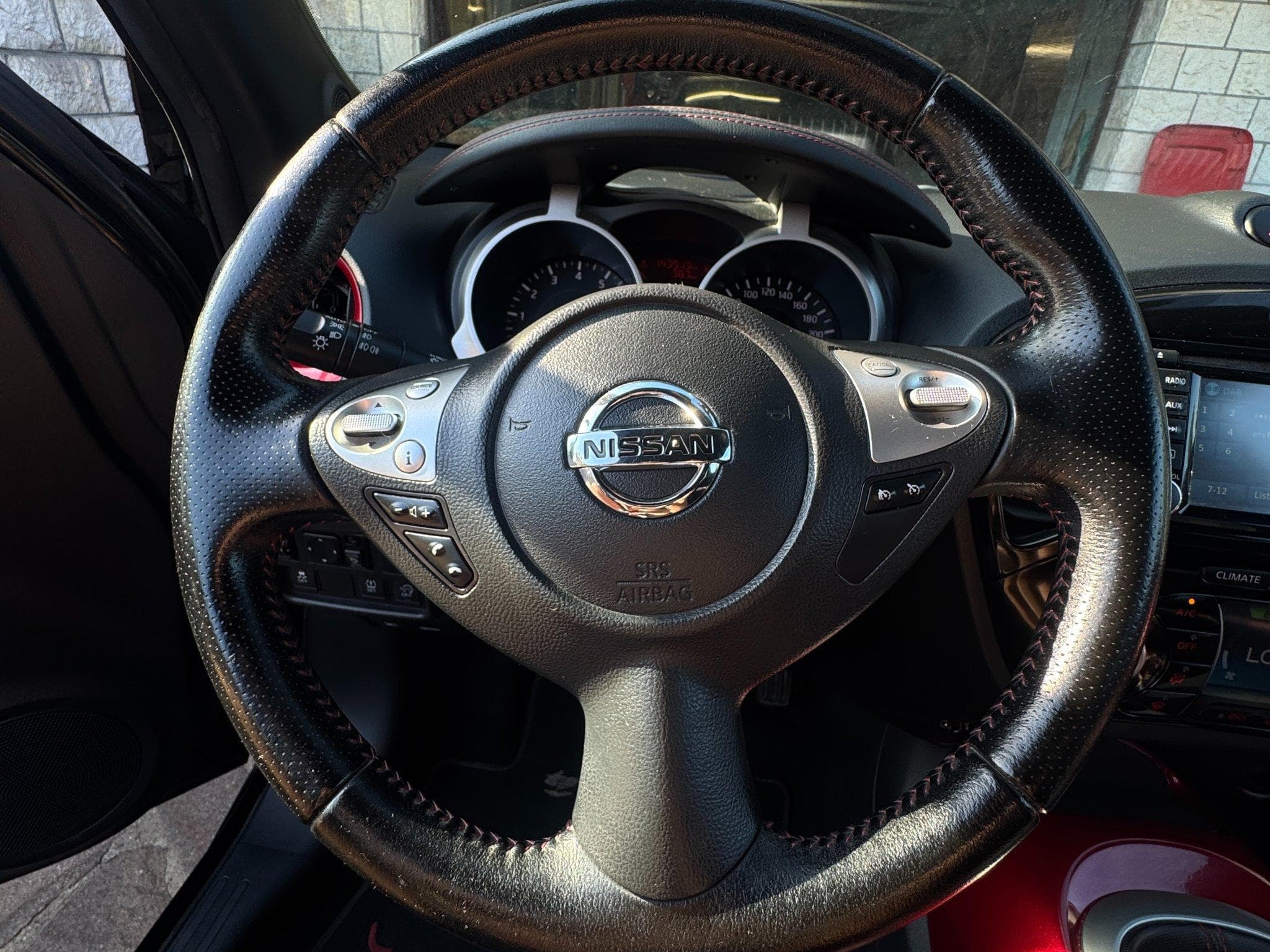 Nissan Juke Red Edition (2016) - Photo 13