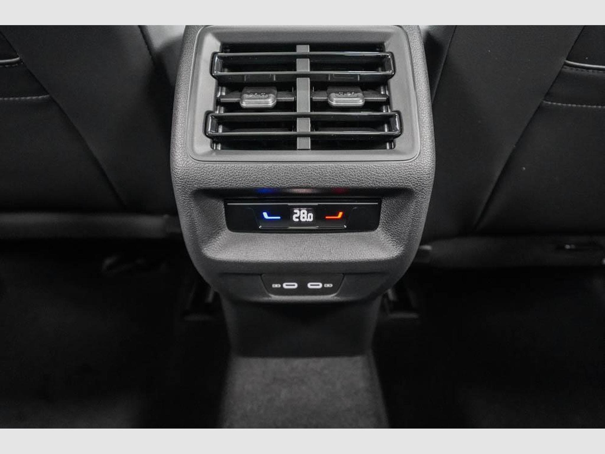 VW Tiguan 2,0 TDI DSG (2025) - Foto 18