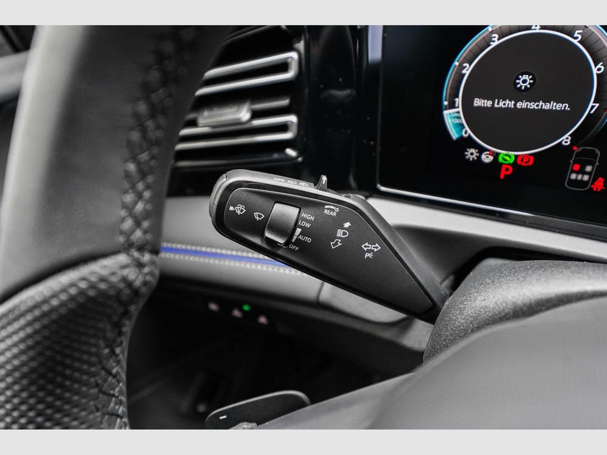 VW Tiguan 2,0 TSI DSG (2025) - Photo 10