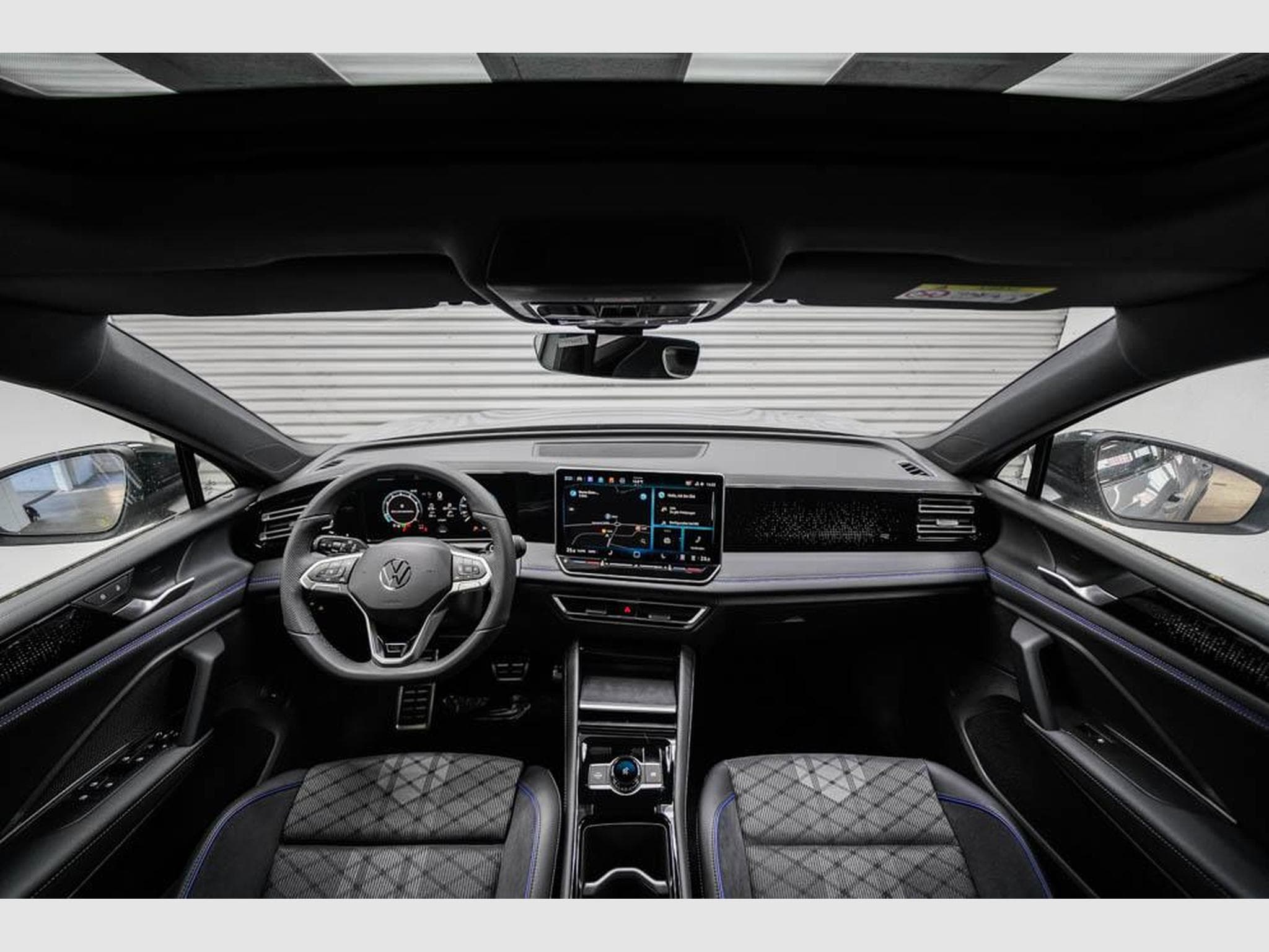 VW Tiguan 2,0 TSI DSG (2025) - Photo 6