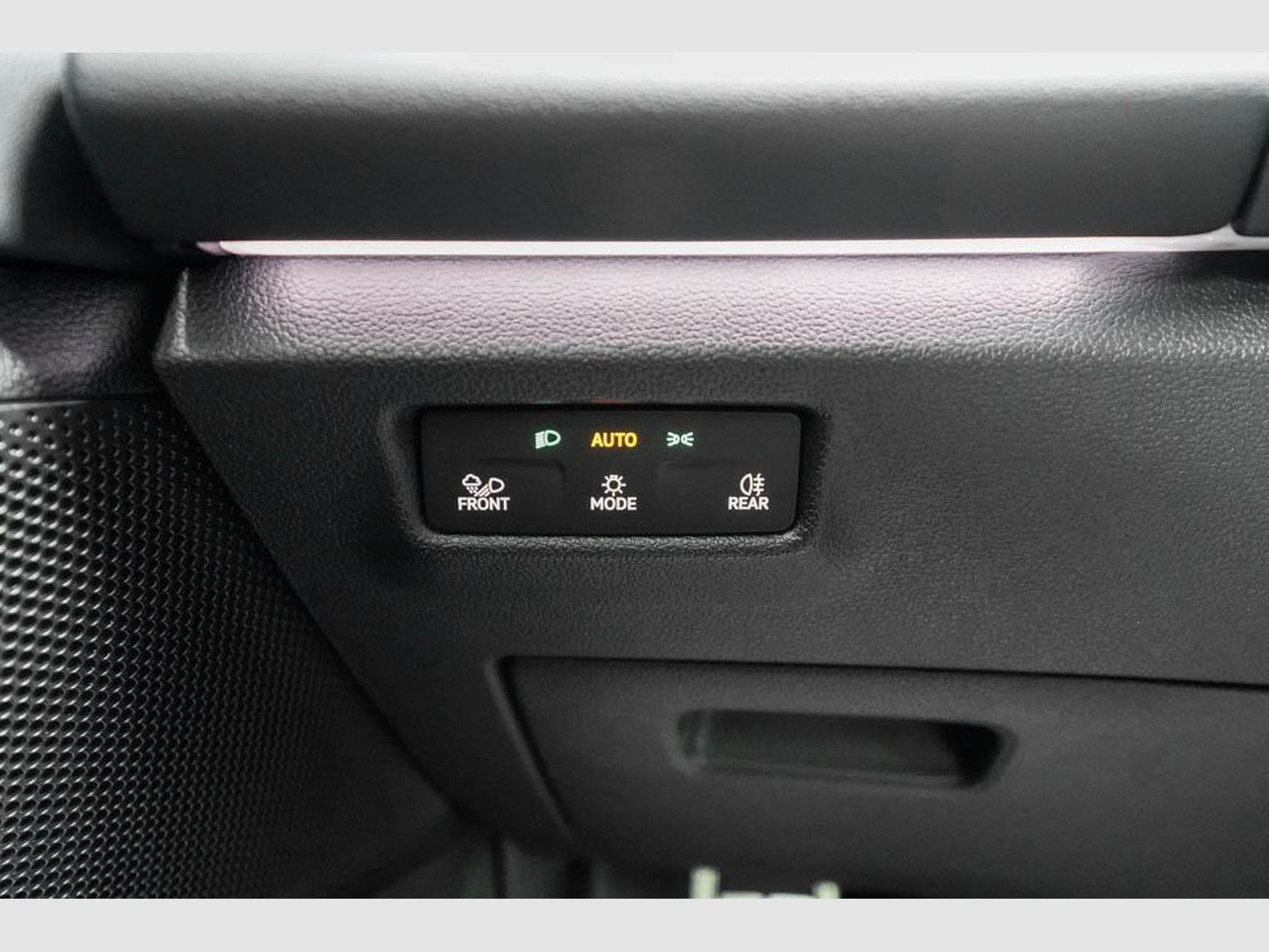 VW Tiguan 2,0 TSI DSG (2025) - Photo 12