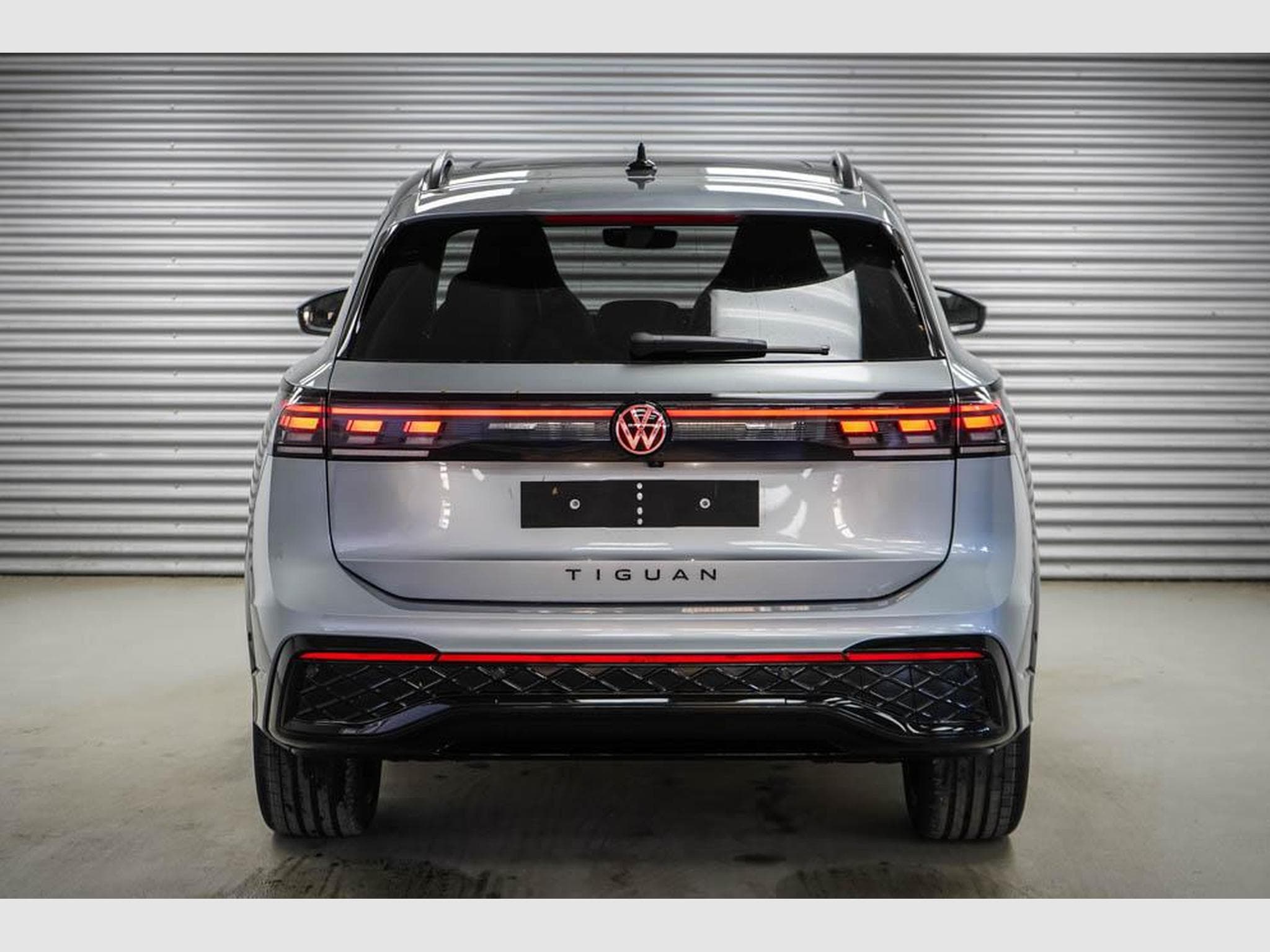 VW Tiguan 2,0 TSI DSG (2025) - Photo 4