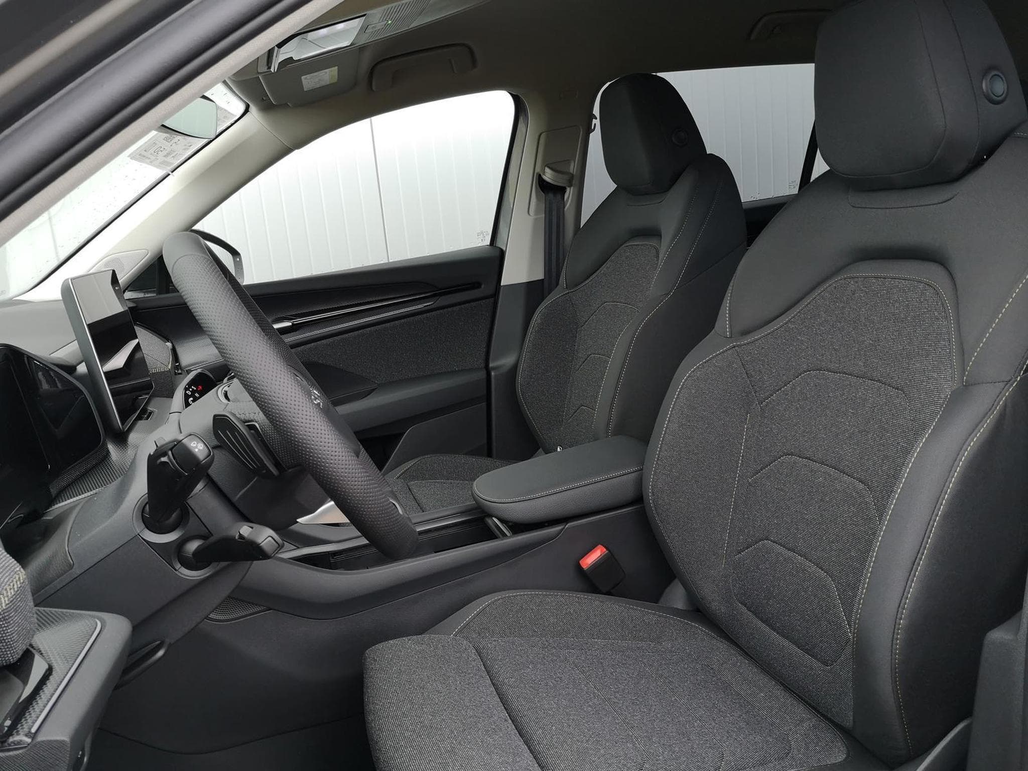 Skoda Kodiaq 2.0 TDI 142 kW 4x4 Selection (2025) - Photo 8