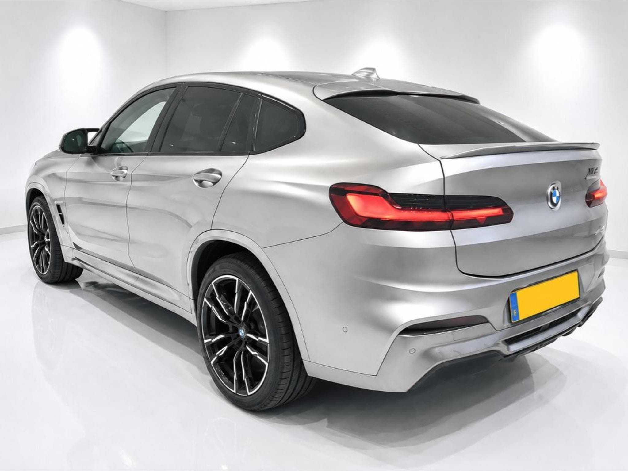 BMW X4M 3.0 l, F98, 6 cylindres, 353kW/486 ch (2020) - Photo 3
