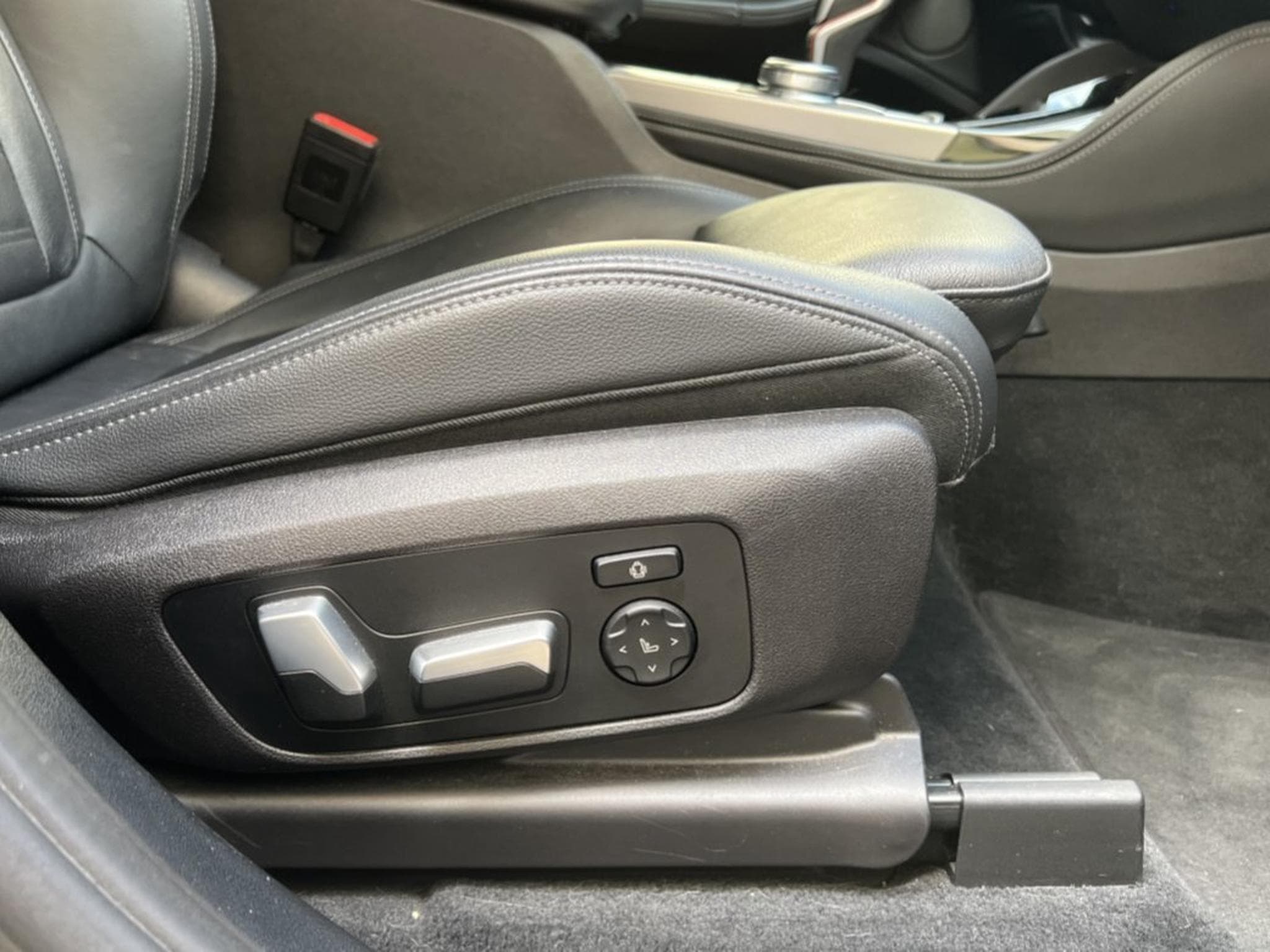BMW X4M 3.0 l, F98, 6 cylindres, 353kW/486 ch (2020) - Photo 12