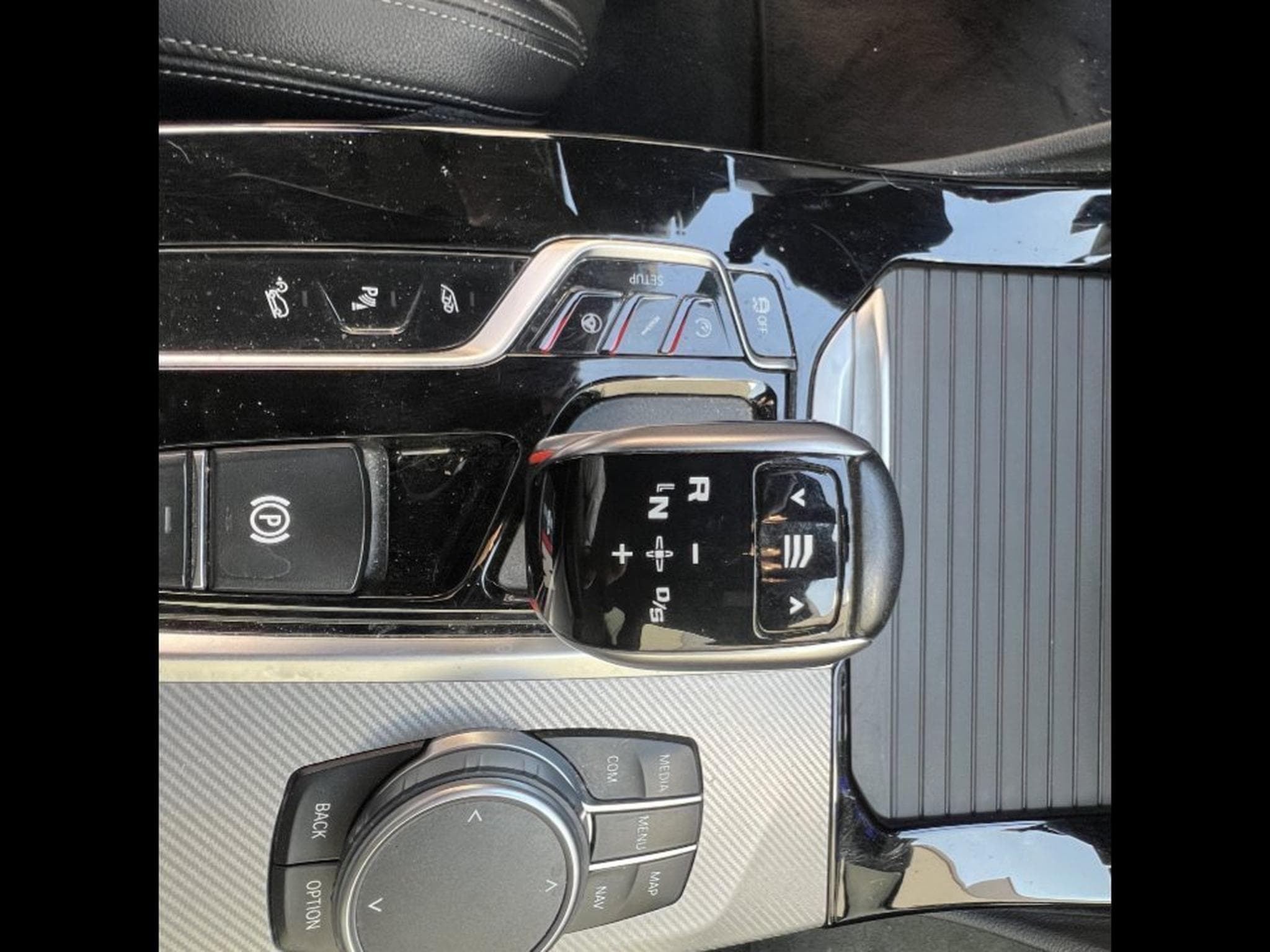 BMW X4M 3.0 l, F98, 6 cylindres, 353kW/486 ch (2020) - Photo 14