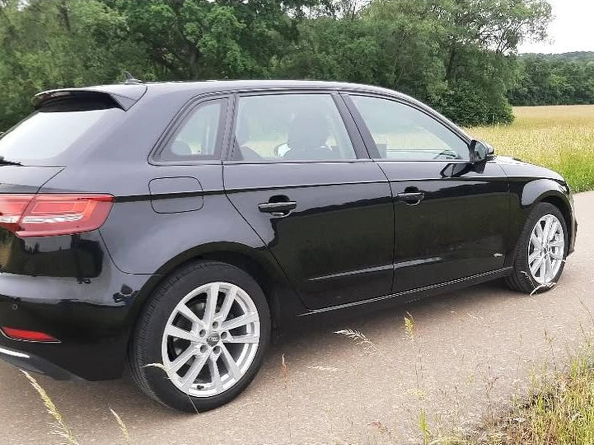 Audi A3 Audi A3 Sportback noir metallisé (2019) - Photo 1