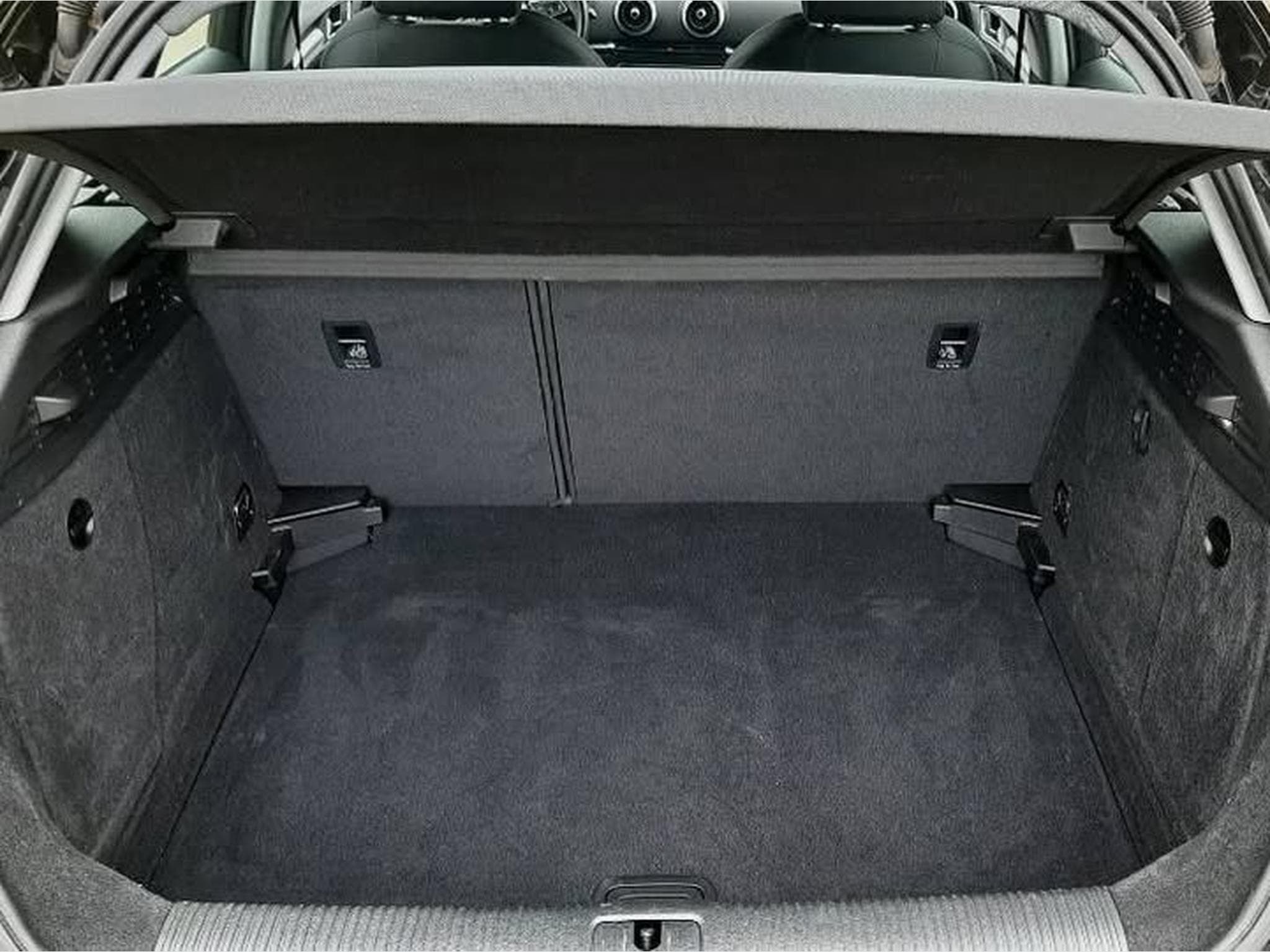 Audi A3 Audi A3 Sportback noir metallisé (2019) - Photo 3