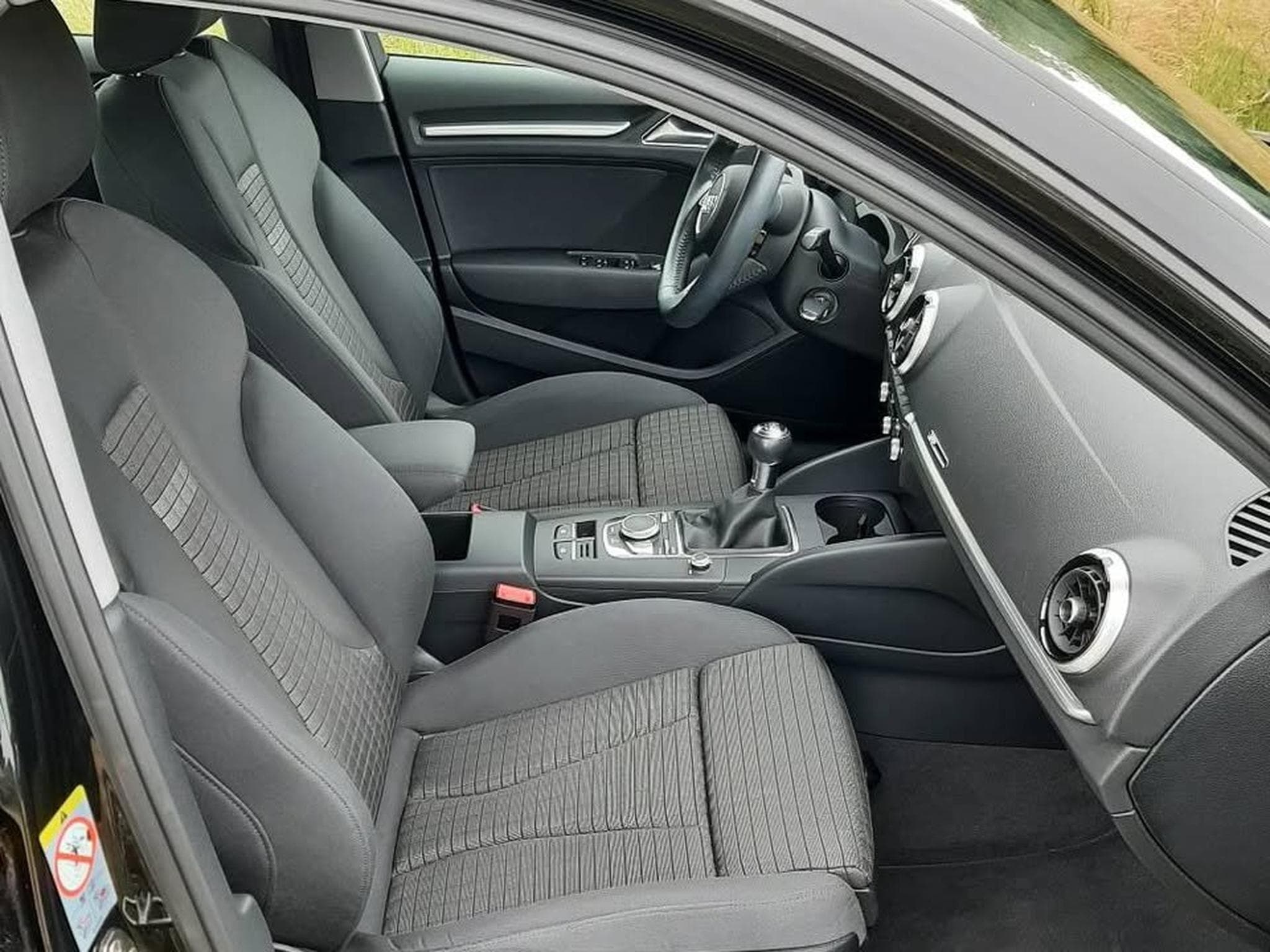 Audi A3 Audi A3 Sportback noir metallisé (2019) - Photo 4