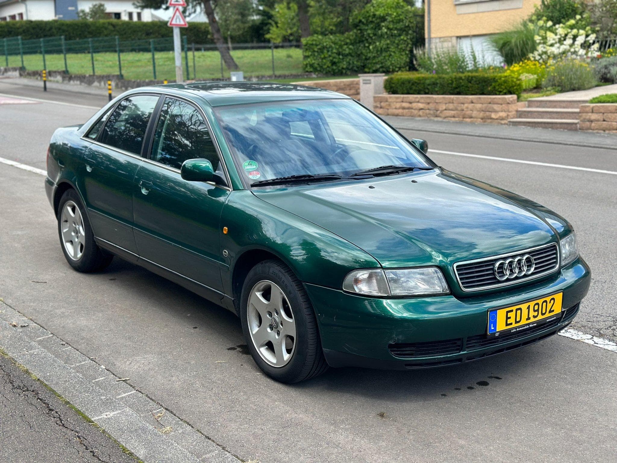 Audi A4 2.4 L V6 (1997) - Photo 2