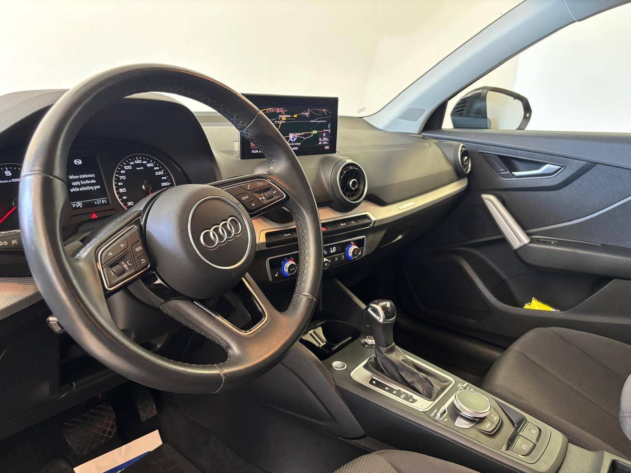 Audi Q2 35 TFSI S-Line (2023) - Foto 8
