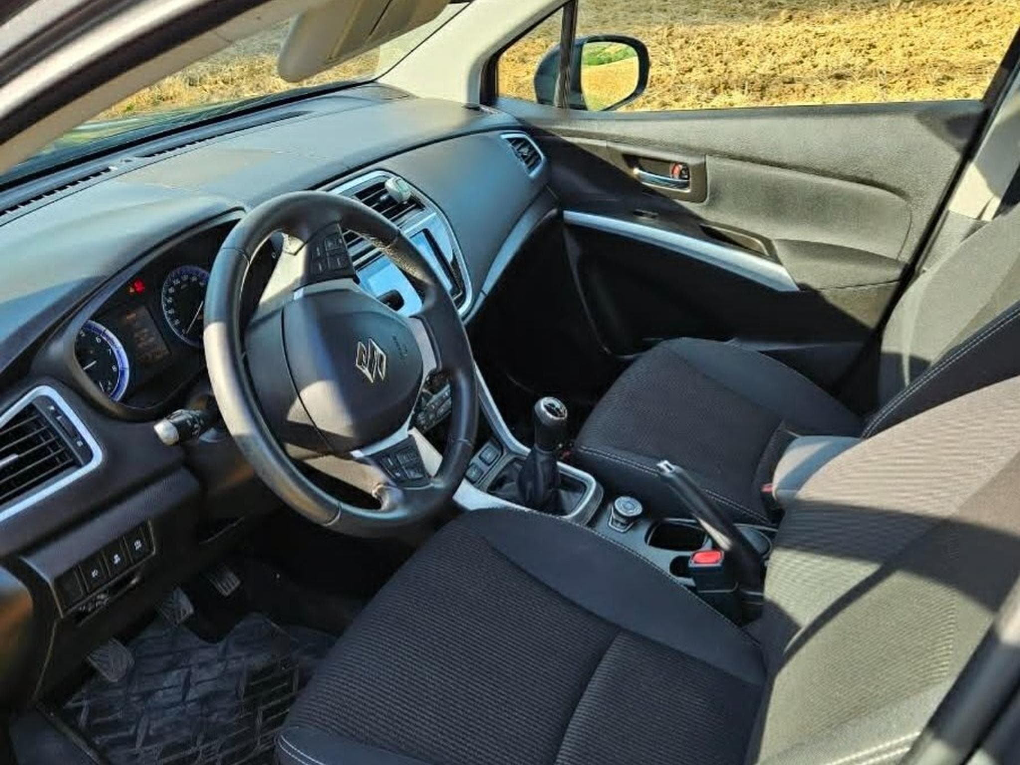 Suzuki SX4 S-Cross GL+ (2017) - Photo 6