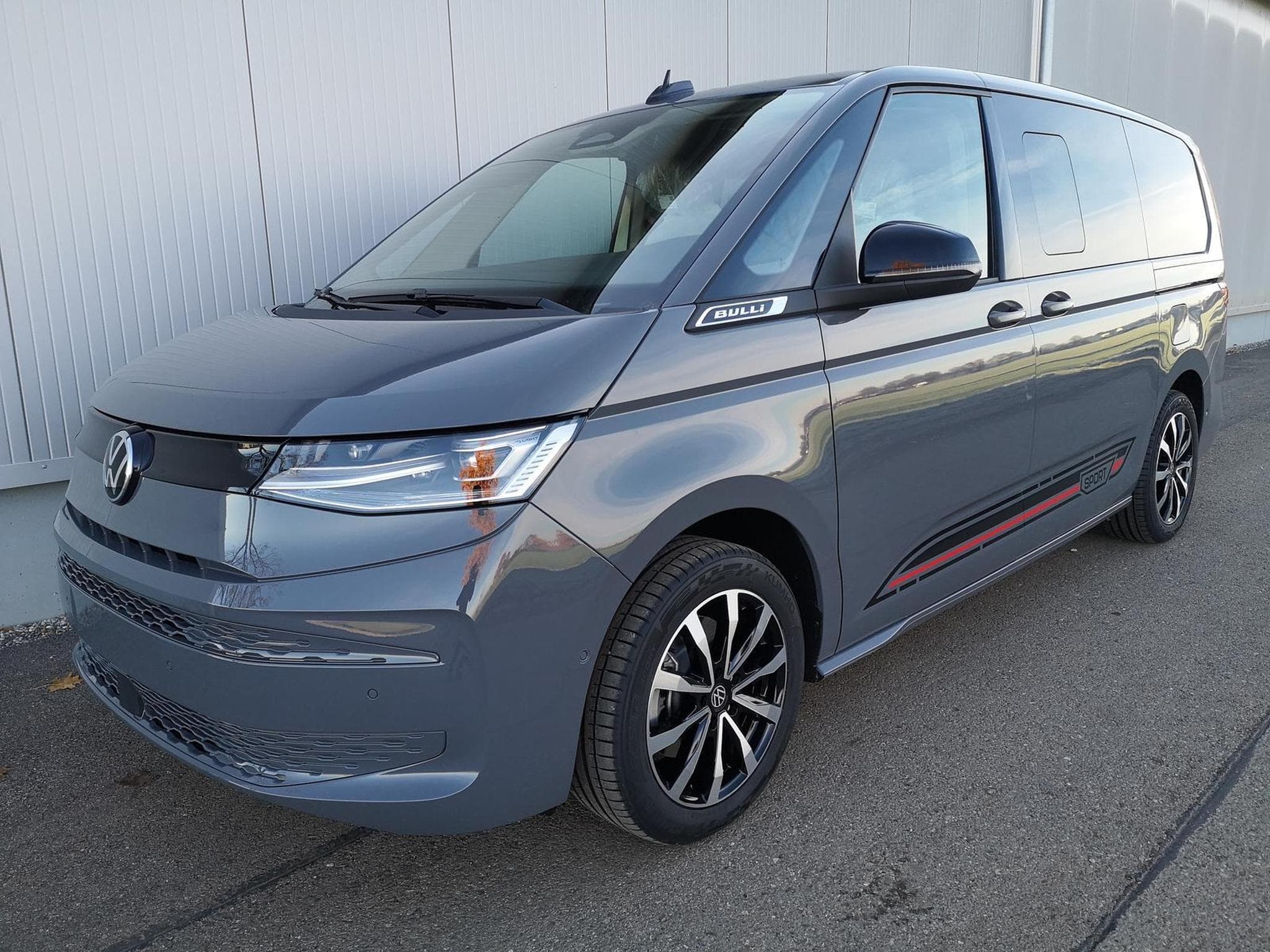 VW T7 Sport Edition (2026) - Photo 1