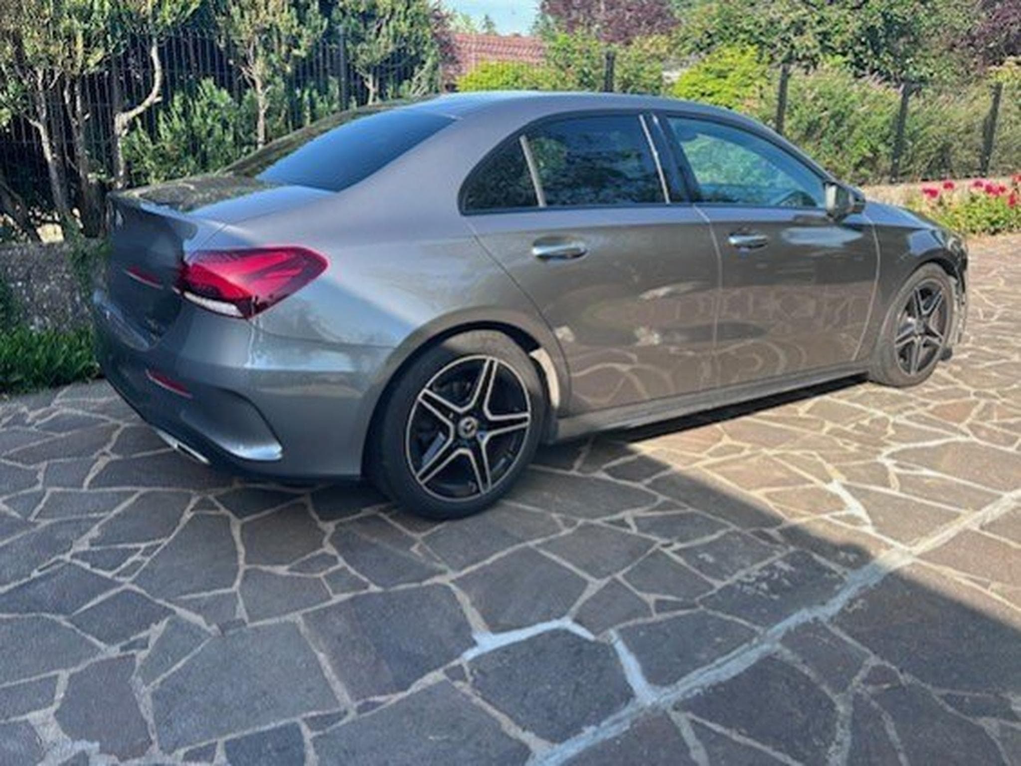 Mercedes A 220 Mercedes Classe A 200 d AMG Line Berline (2022) - Foto 2