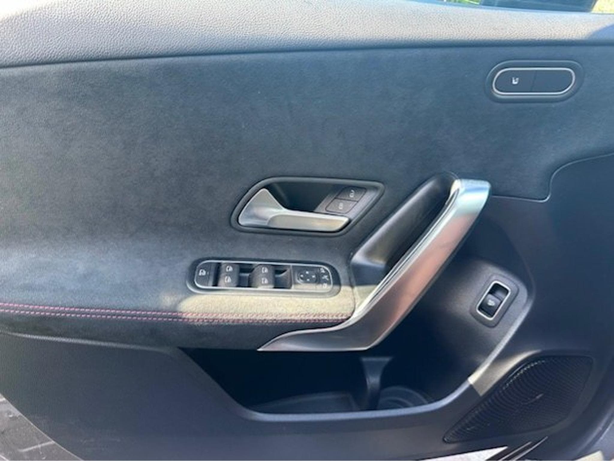 Mercedes A 220 Mercedes Classe A 200 d AMG Line Berline (2022) - Foto 8