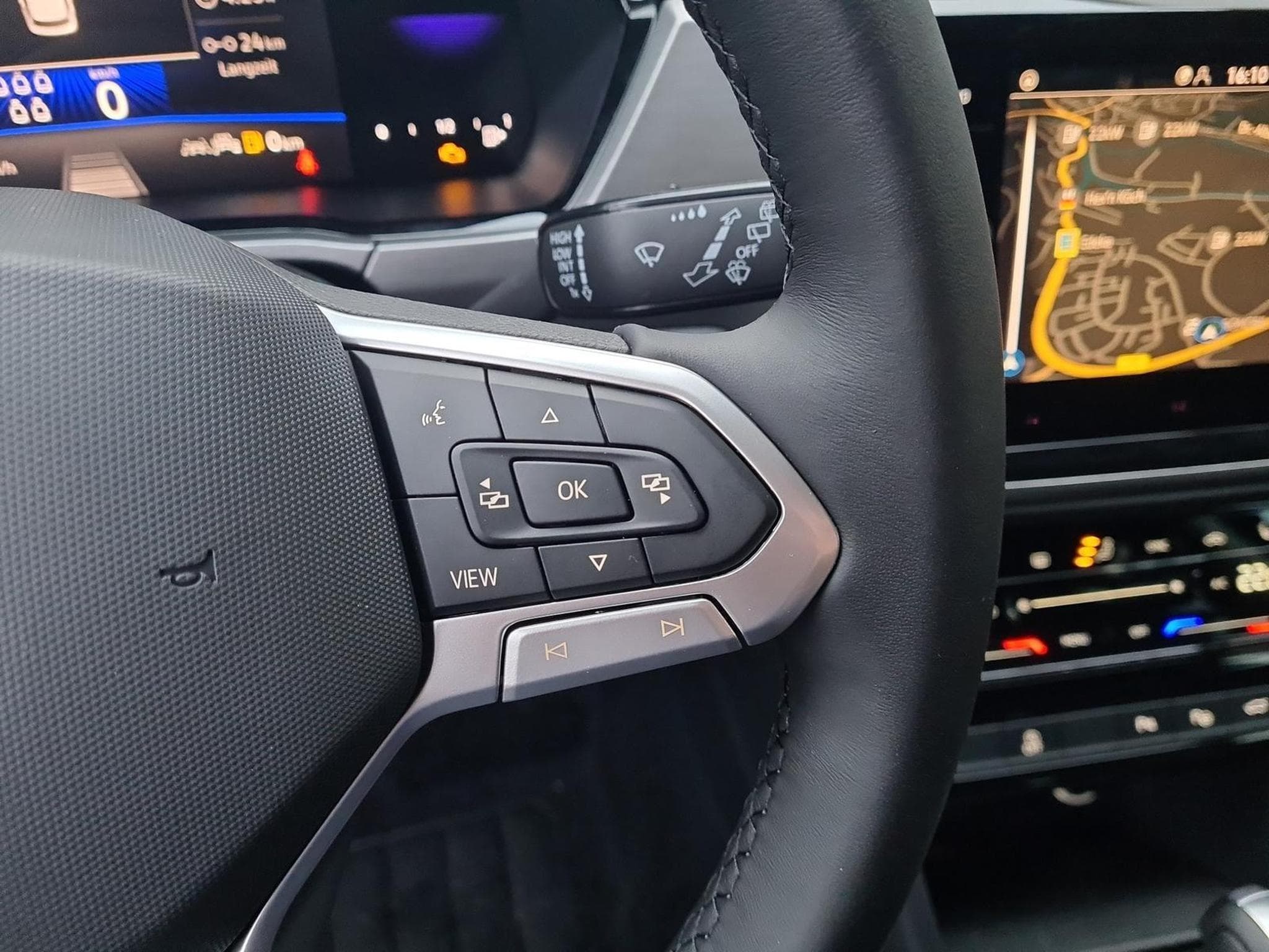 VW Touran Comfortline BMT/Start-Stopp (2026) - Photo 17