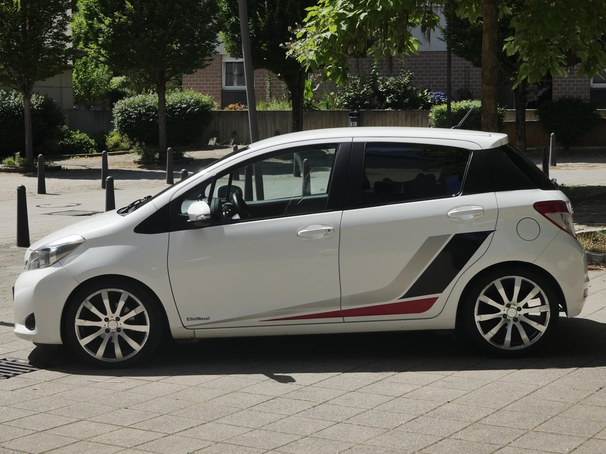 Toyota Yaris 1.33 Sport S TTE (2013) - Photo 2