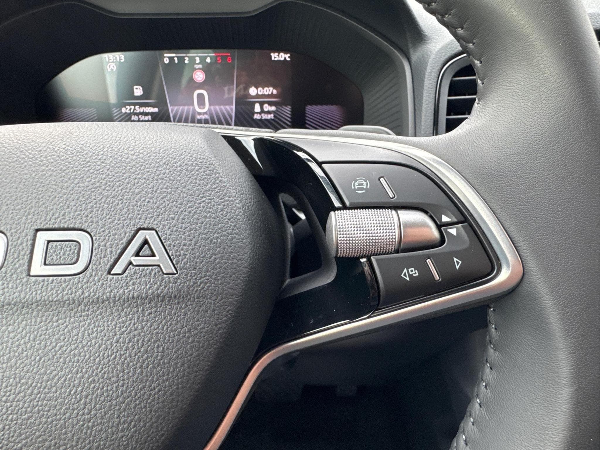 Skoda Karoq Selection (2025) - Foto 22